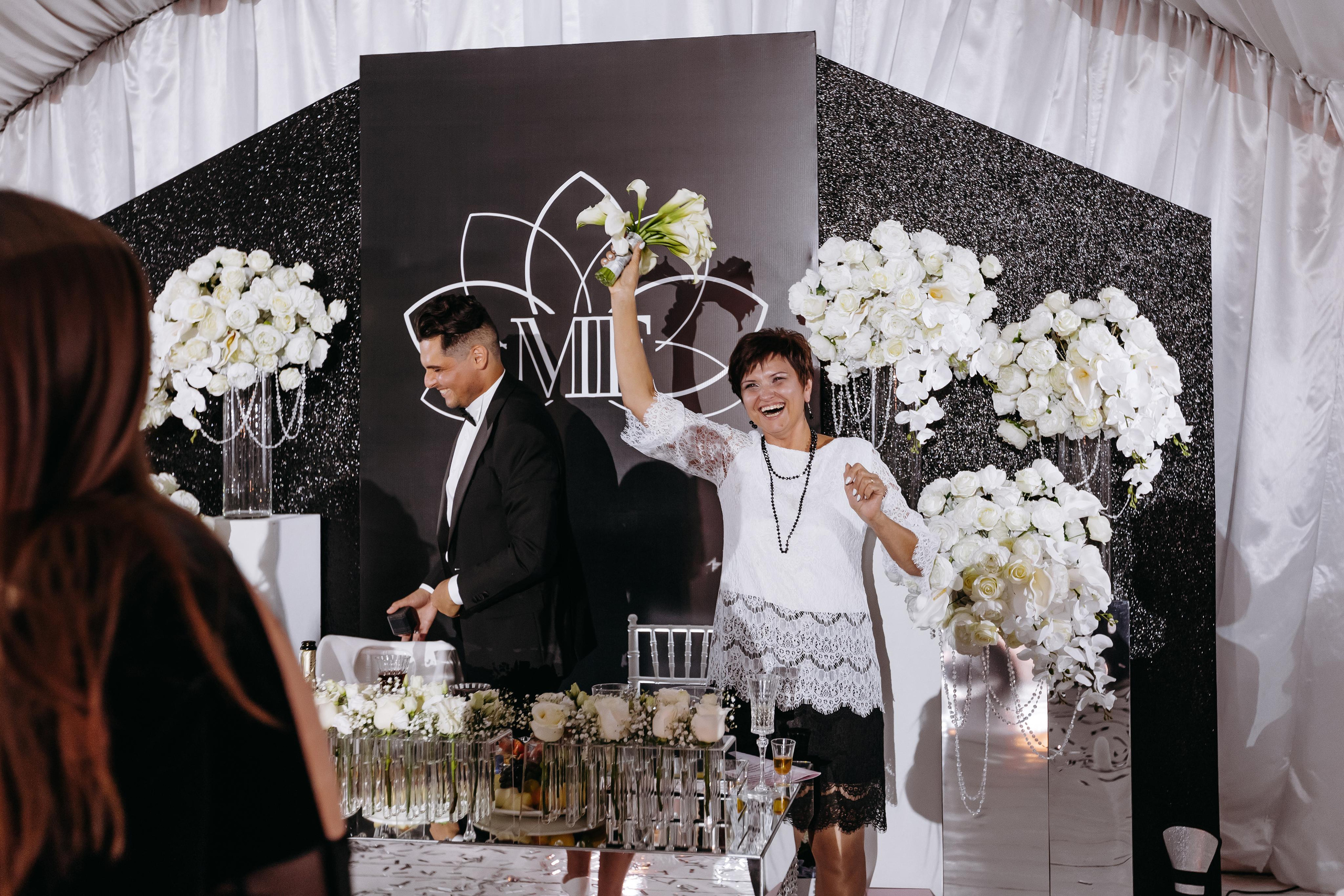 Банкет в шатре Волжский. Свет на свадьбу Нижний Новгород Friends Rent