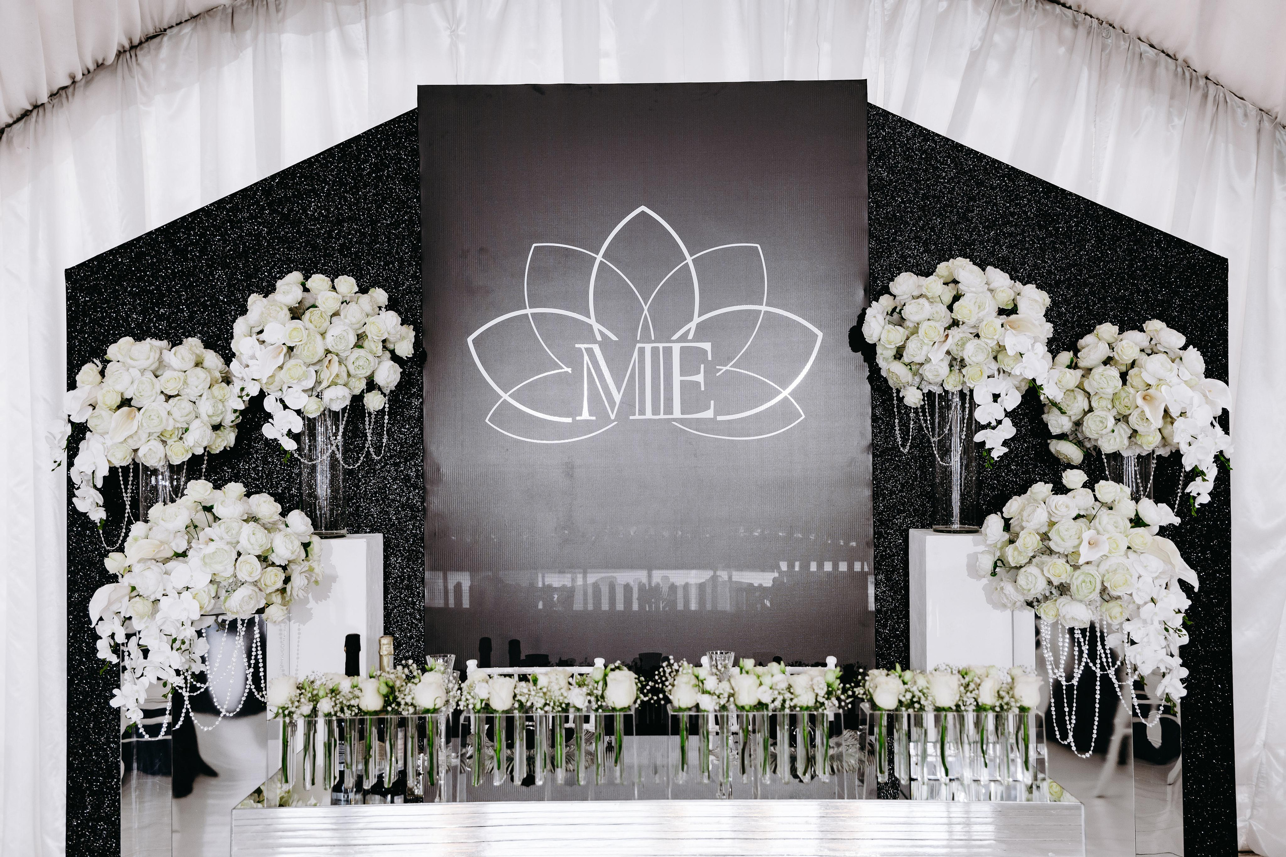 Банкет в шатре Волжский. Свет на свадьбу Нижний Новгород Friends Rent