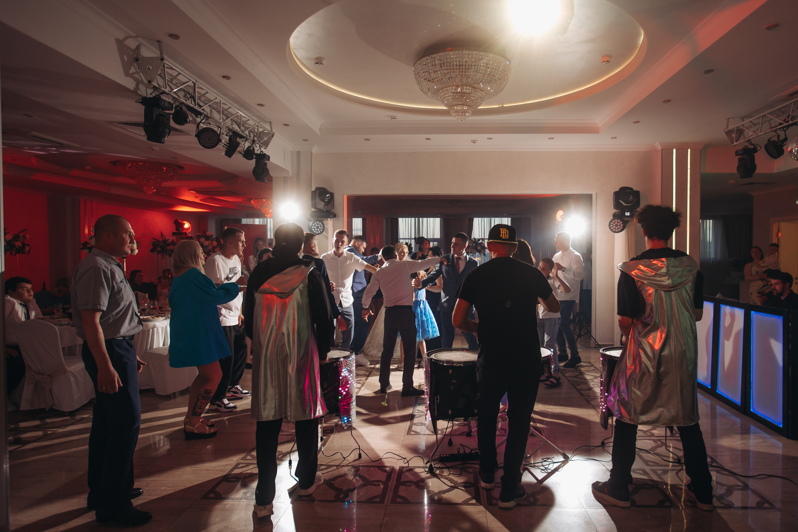 Банкет в ресторане Гранат. Свет на свадьбу Нижний Новгород Friends Rent