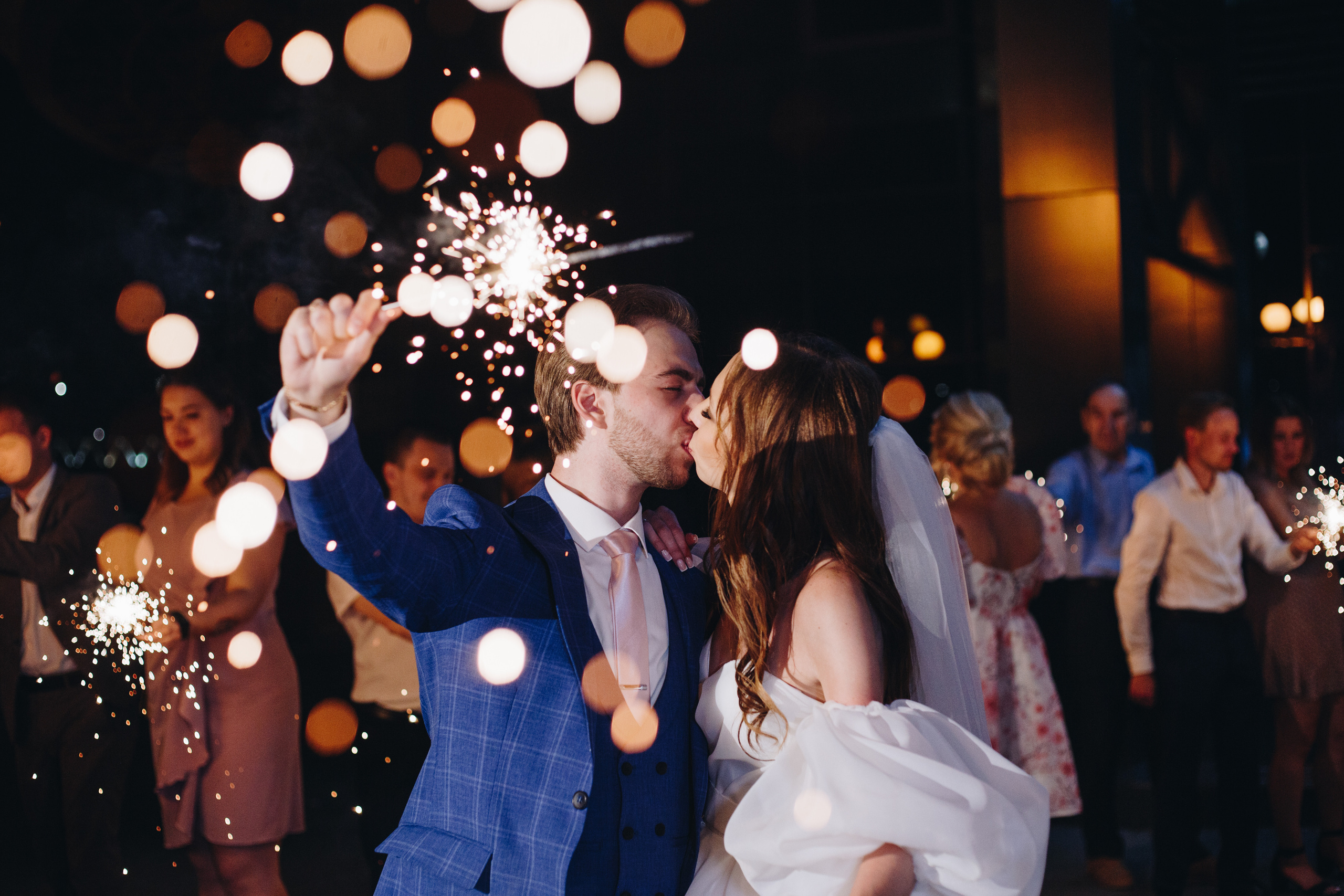 Банкет в Маринс Парк Отель. 2 этаж. Свет на свадьбу Нижний Новгород Friends Rent