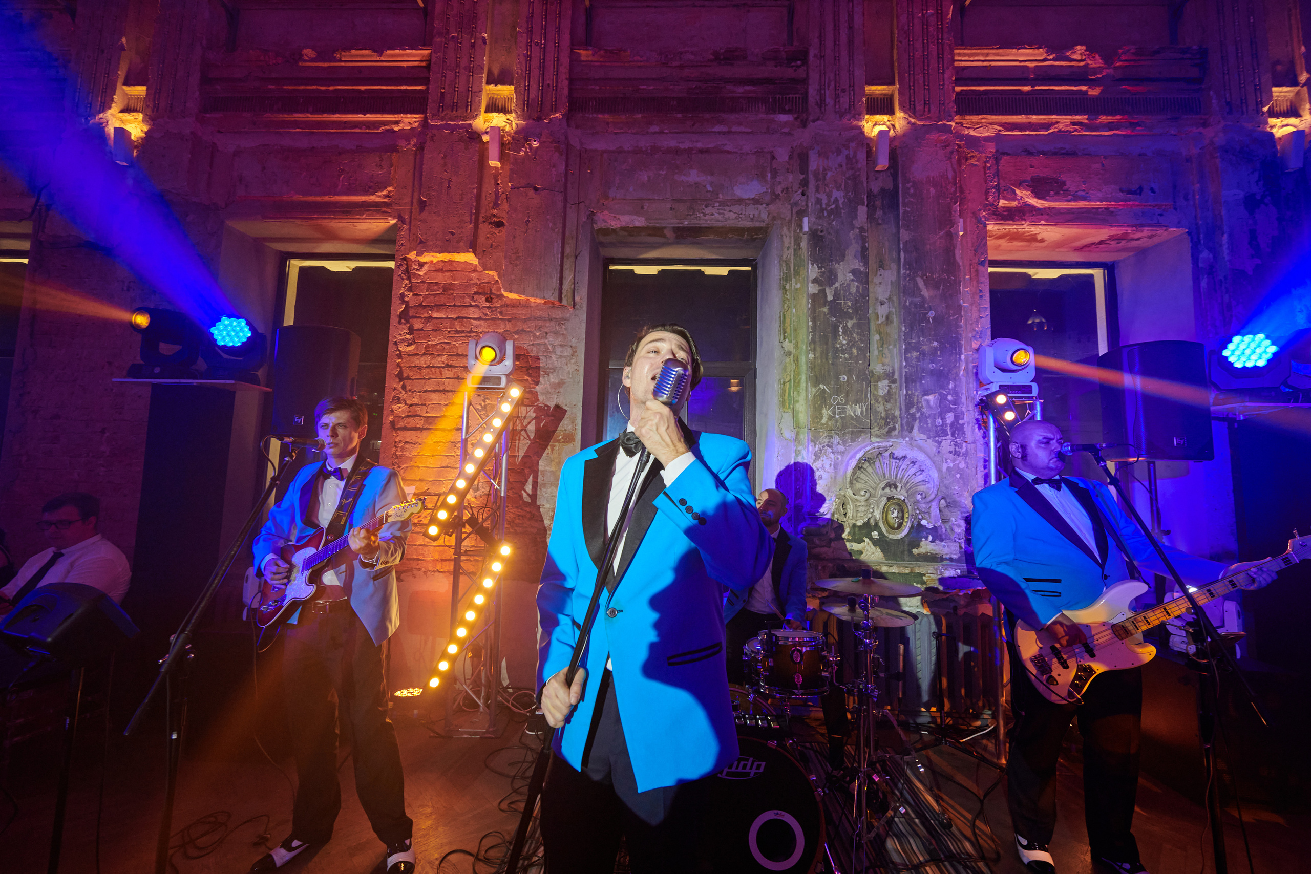 Банкет в Futuro. Свет на свадьбу Нижний Новгород Friends Rent