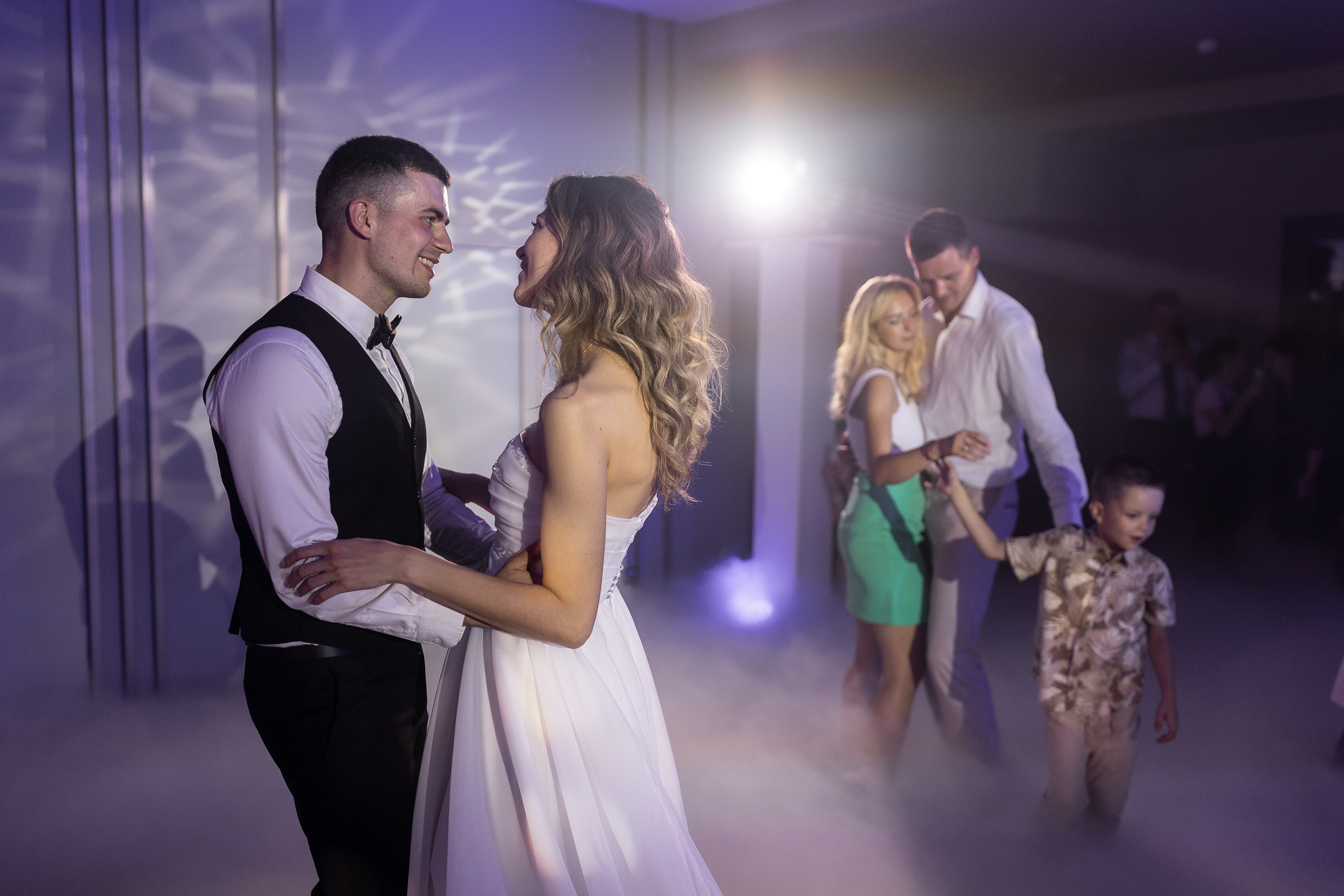 Банкет в Monet. Свет на свадьбу Нижний Новгород Friends Rent