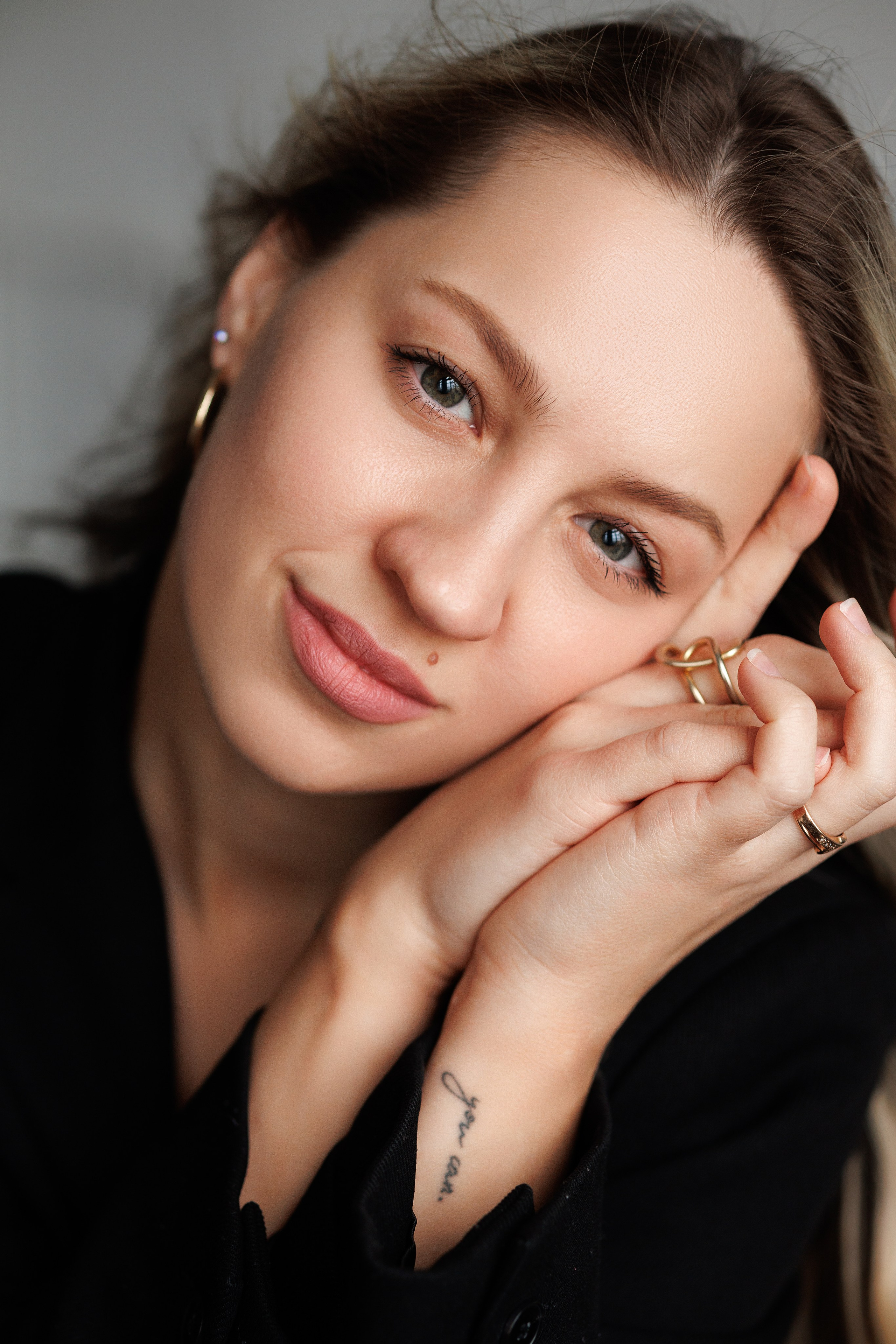 Женский портрет в студии. Фотограф Минск