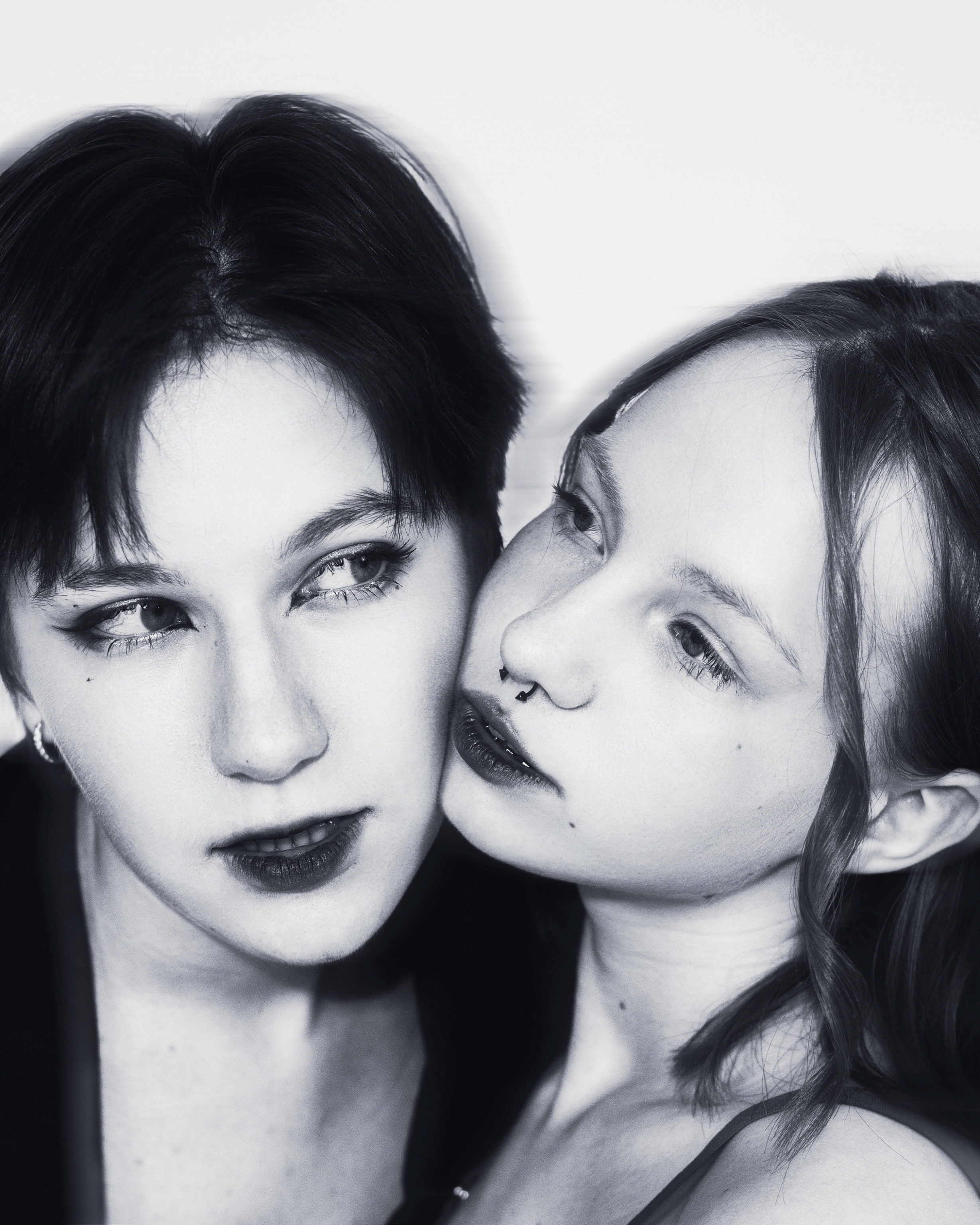 Лиза и маша. Больше не греет