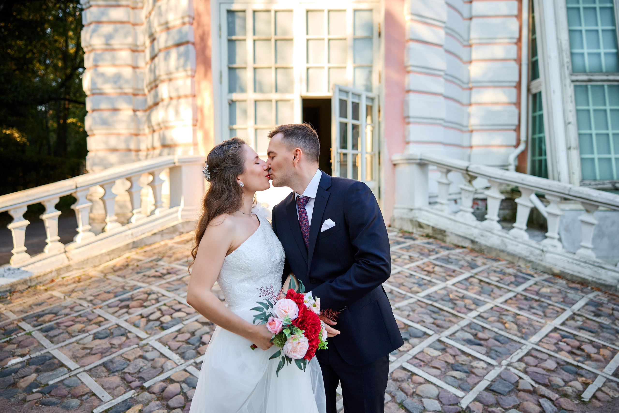 Свадебная фотосессия в Кусково. Свадебный фотограф Сергей Колбинский