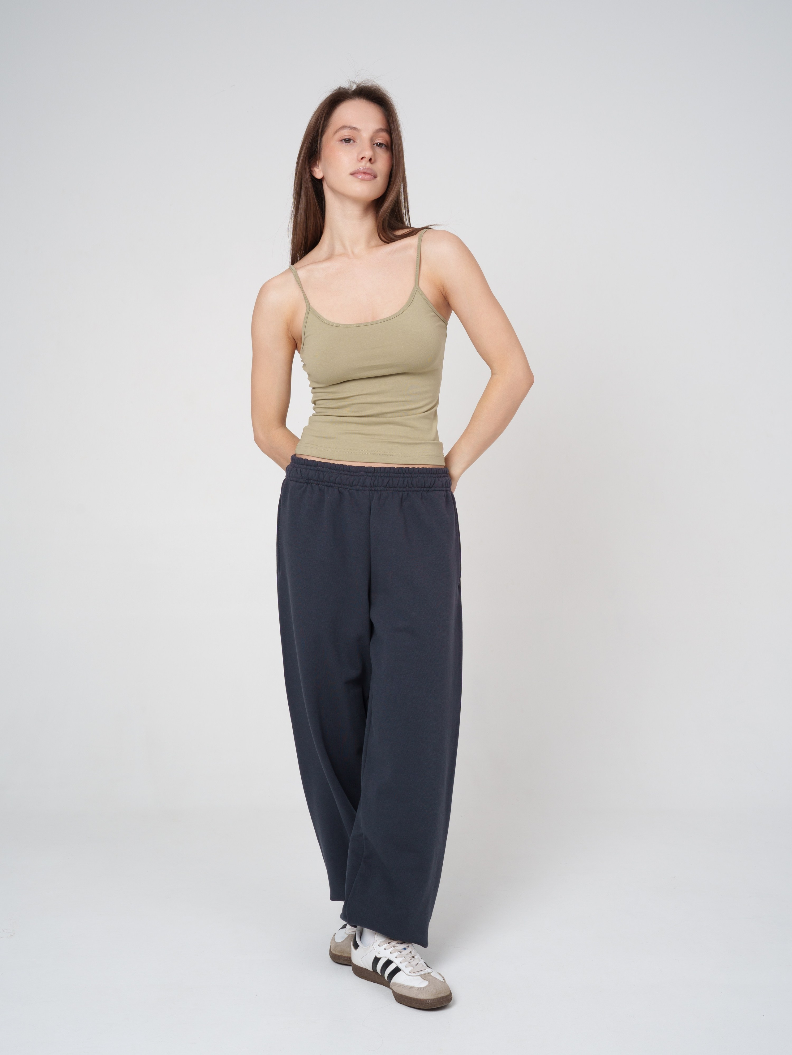 Топы на сером фоне. Иван Упоров — фотограф, рилсмейкер чебоксары