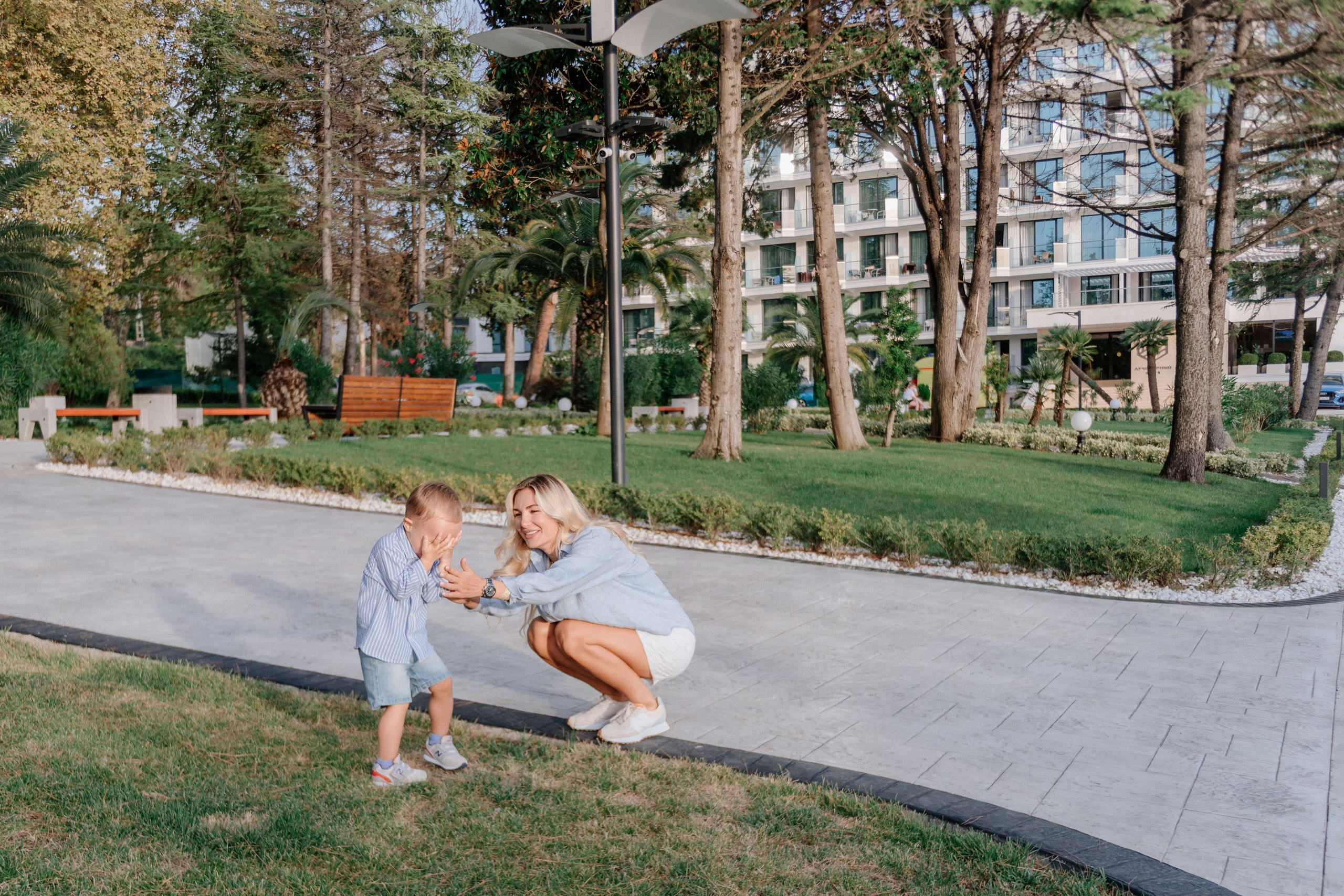 Family photoshoot in Batumi. Fedor Lemeshko — Destination Wedding and Family Lifestyle photographer