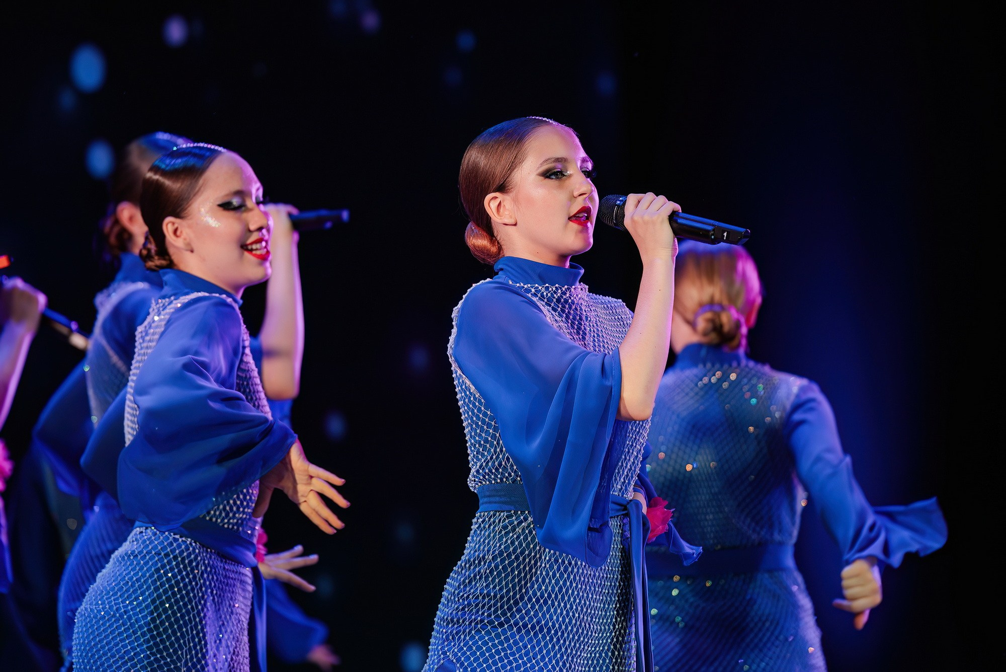 Отчетный концерт Образцового коллектива Алтая театра эстрадной песни «Созвездие». Свадебный и репортажный фотограф Никита Сницарев в Барнауле