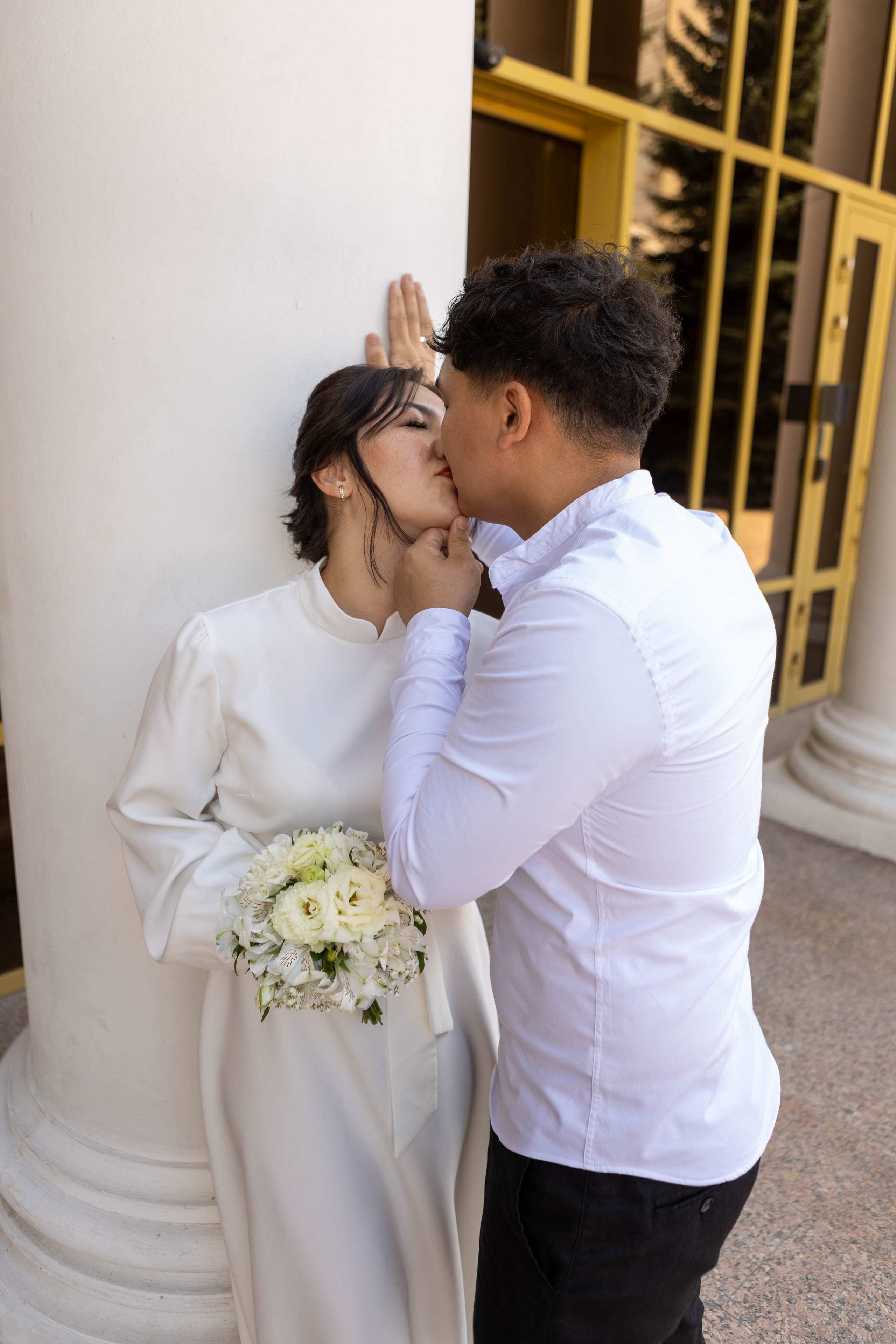 Шахматный дворец: Алтынай и Ерлана. Свадебный и предметный фотограф Ренат Каламперов