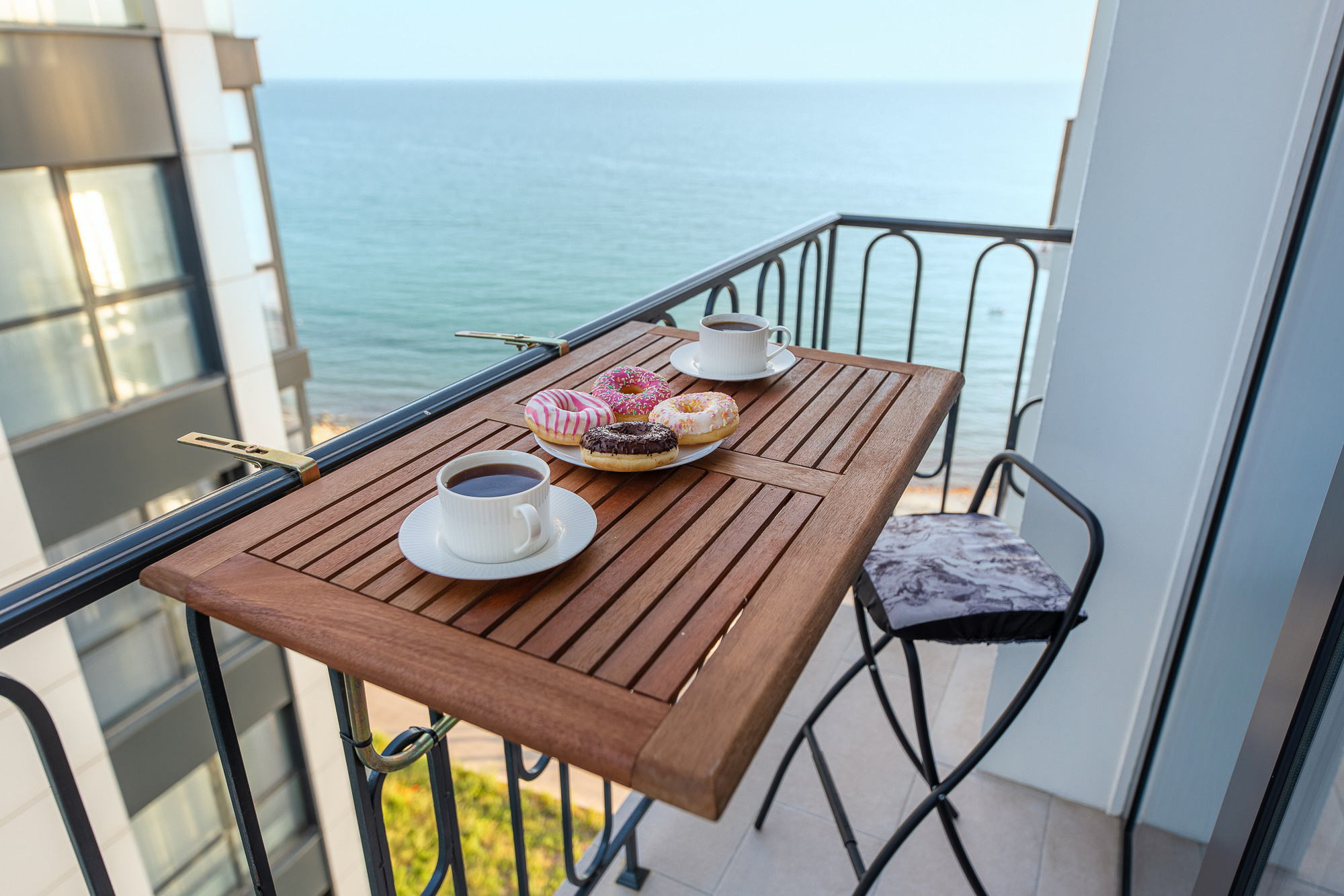 Renatphoto-фотосъемка апартаментов в Новороссийске. Профессиональная фотосъёмка интерьеров, предметная фотосессия еды для меню г. Анапа