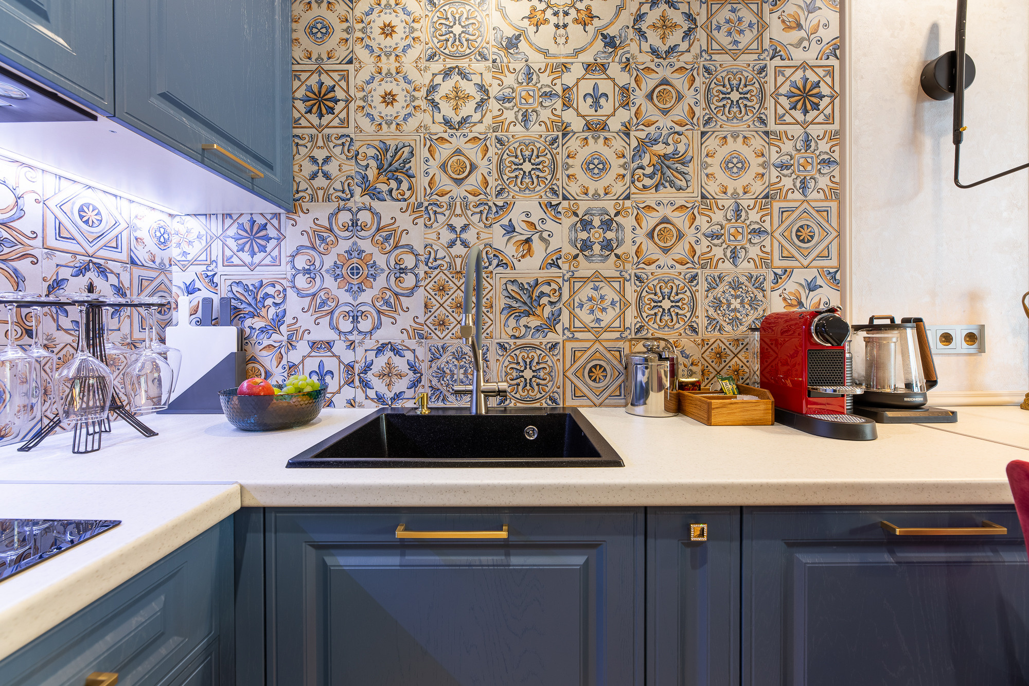 Renatphoto-фотосъемка апартаментов в Новороссийске. Профессиональная фотосъёмка интерьеров, предметная фотосессия еды для меню г. Анапа