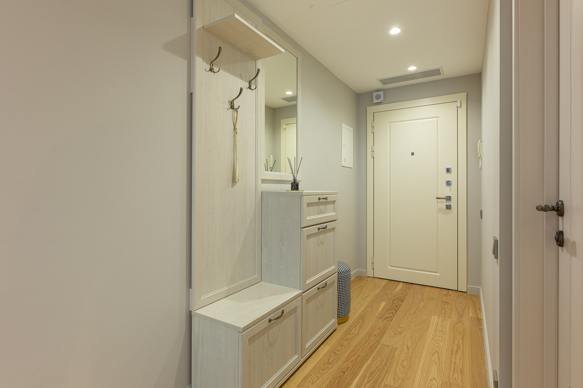 Renatphoto-фотосъемка апартаментов в Новороссийске. Профессиональная фотосъёмка интерьеров, предметная фотосессия еды для меню г. Анапа