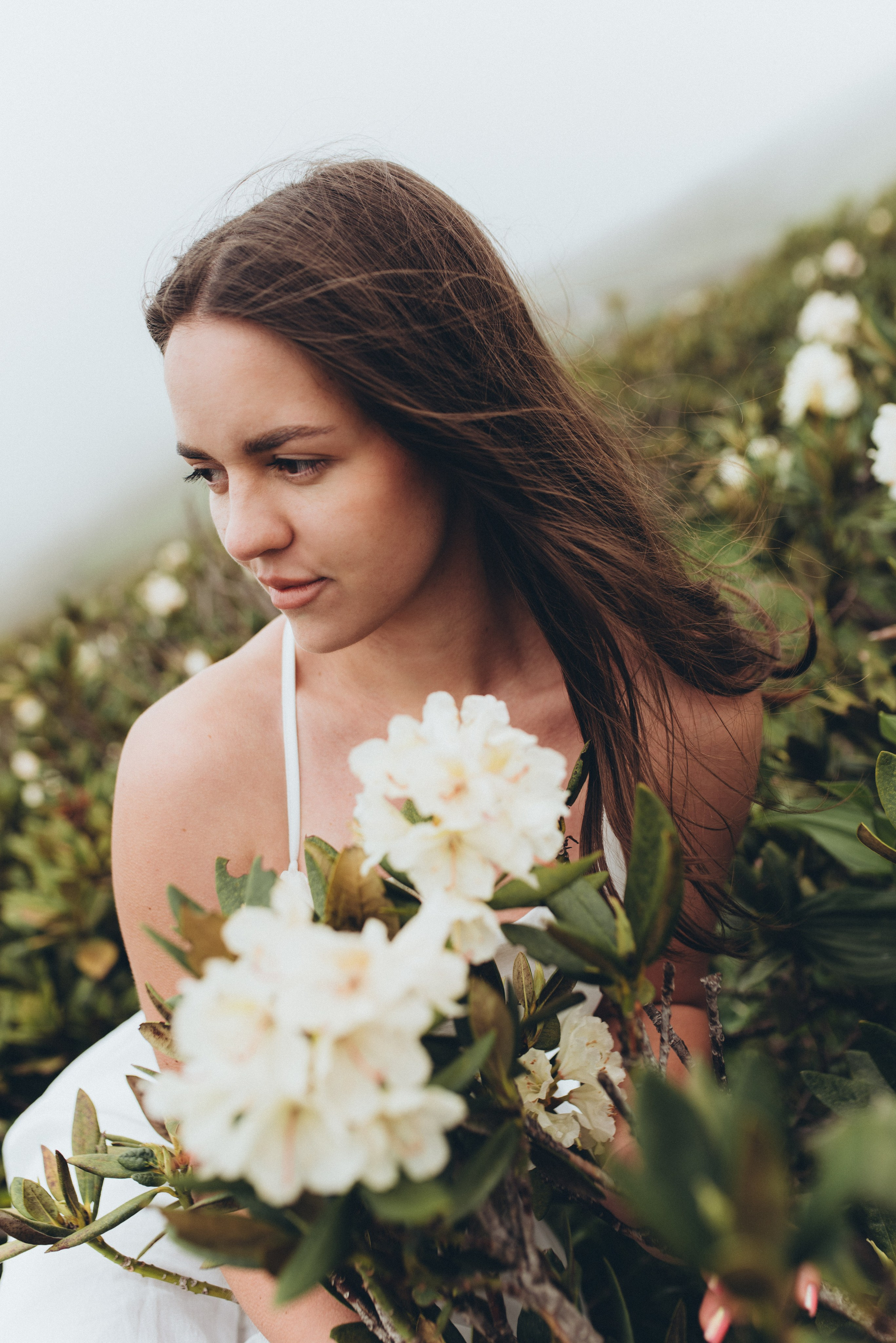 Фотосессия в горах Красной поляна Сочи цветение рододендрона. Фотограф в Сочи — Маргарита Поганова