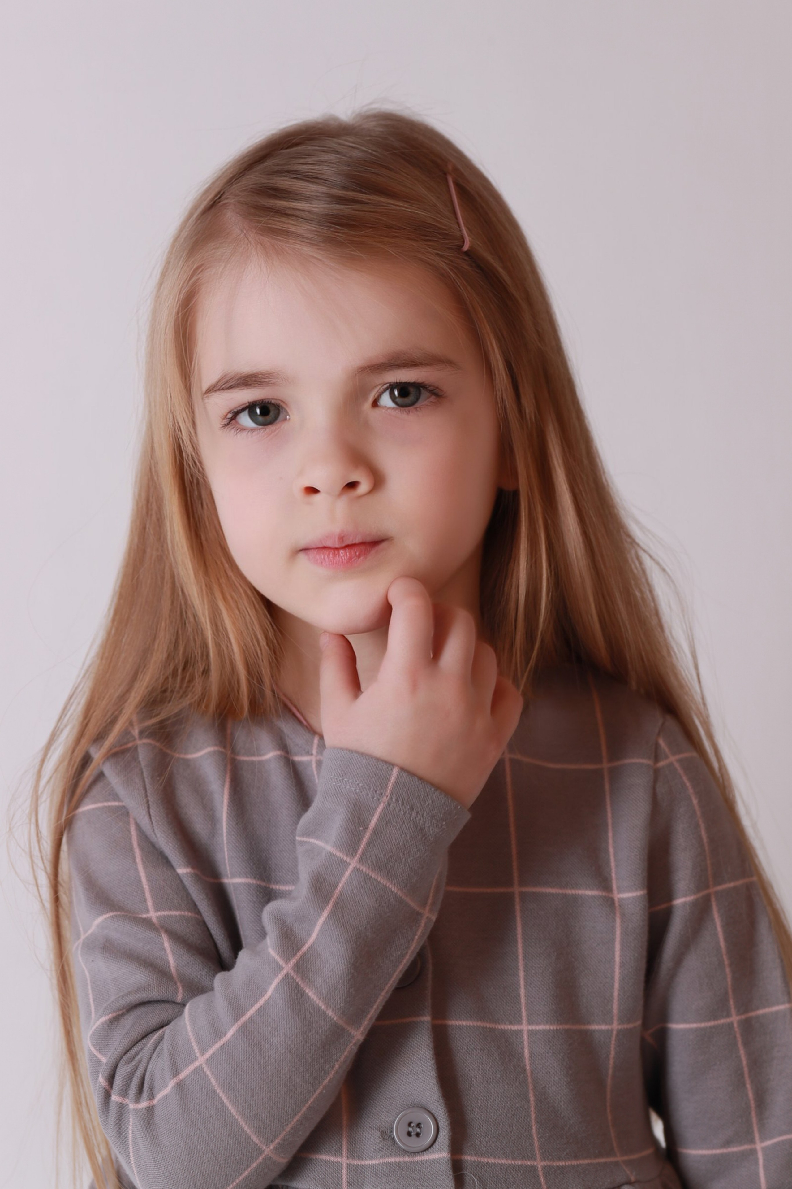 Юная актриса Верона Зверева. Портфолио актрисы. Профессиональный фотограф Алена Александрова