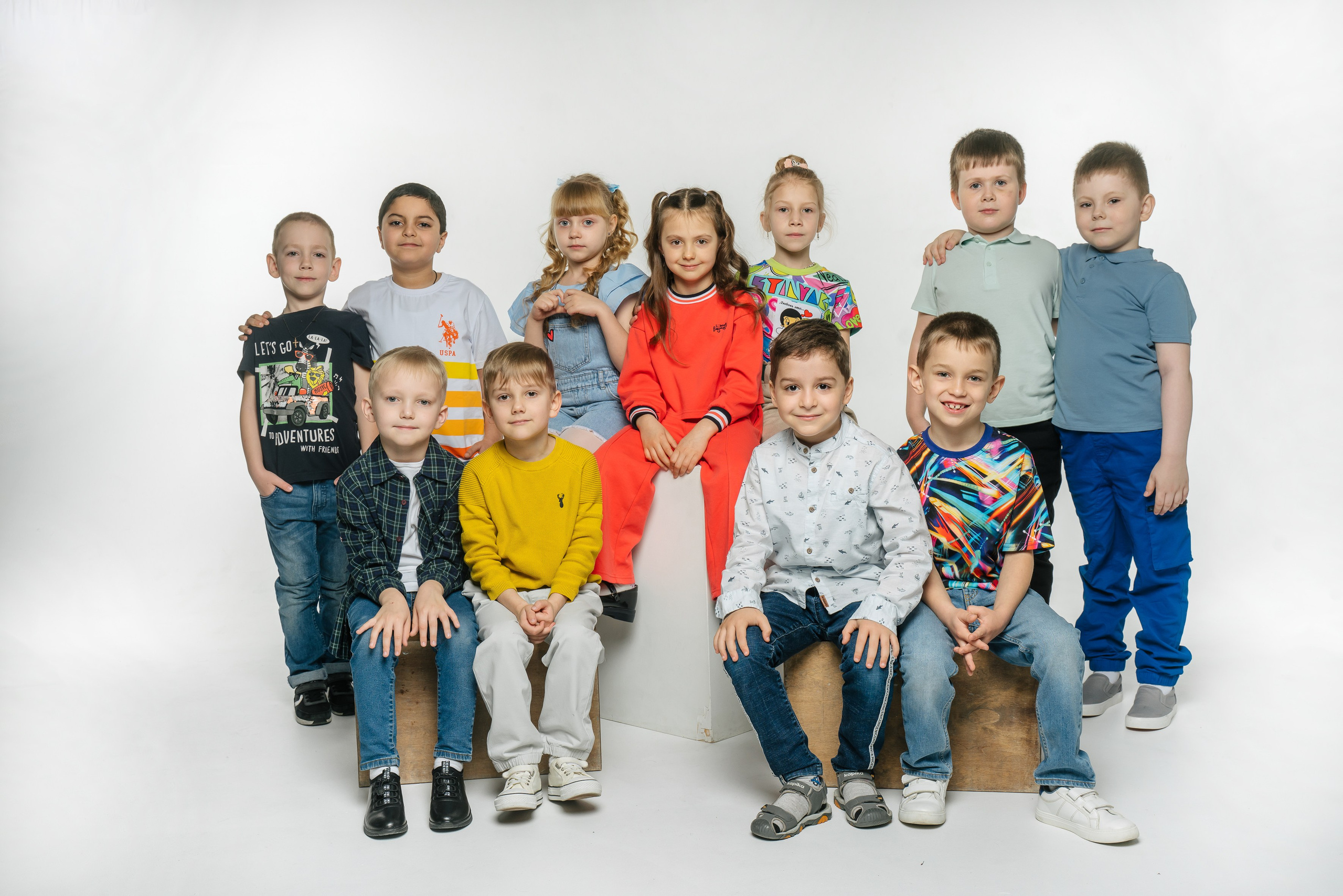 Портрет ребёнка детского сада, группки с друзьями в детском саду. Выпускные альбомы, школьные фотосессии в городе Новороссийске