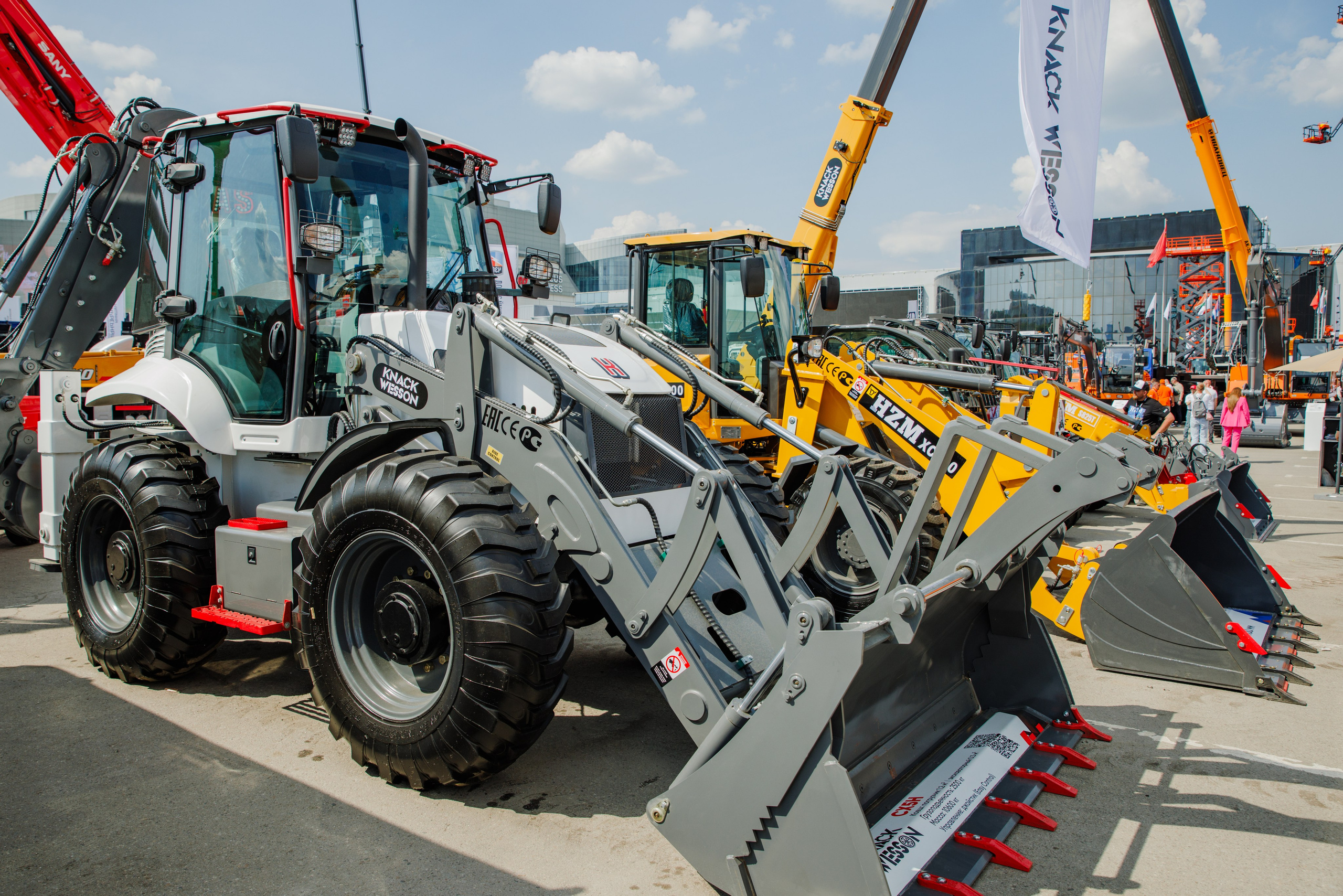 Выставка Спец. Техники. Фотограф Москва Шептаев Артём