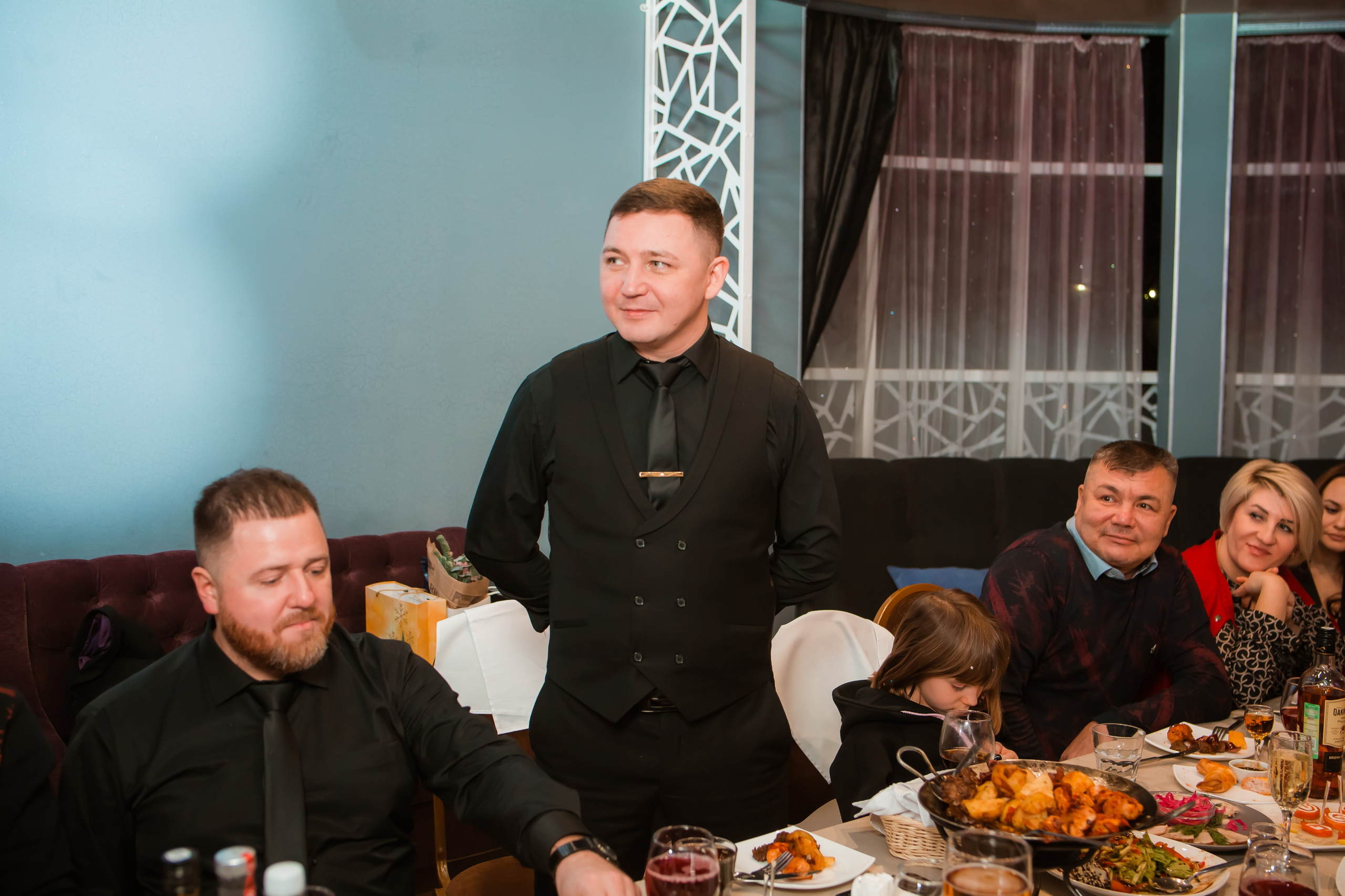 День Рождение Рябинина Ивана. Репортажный фотограф Василий Сазонов в Нижневартовске