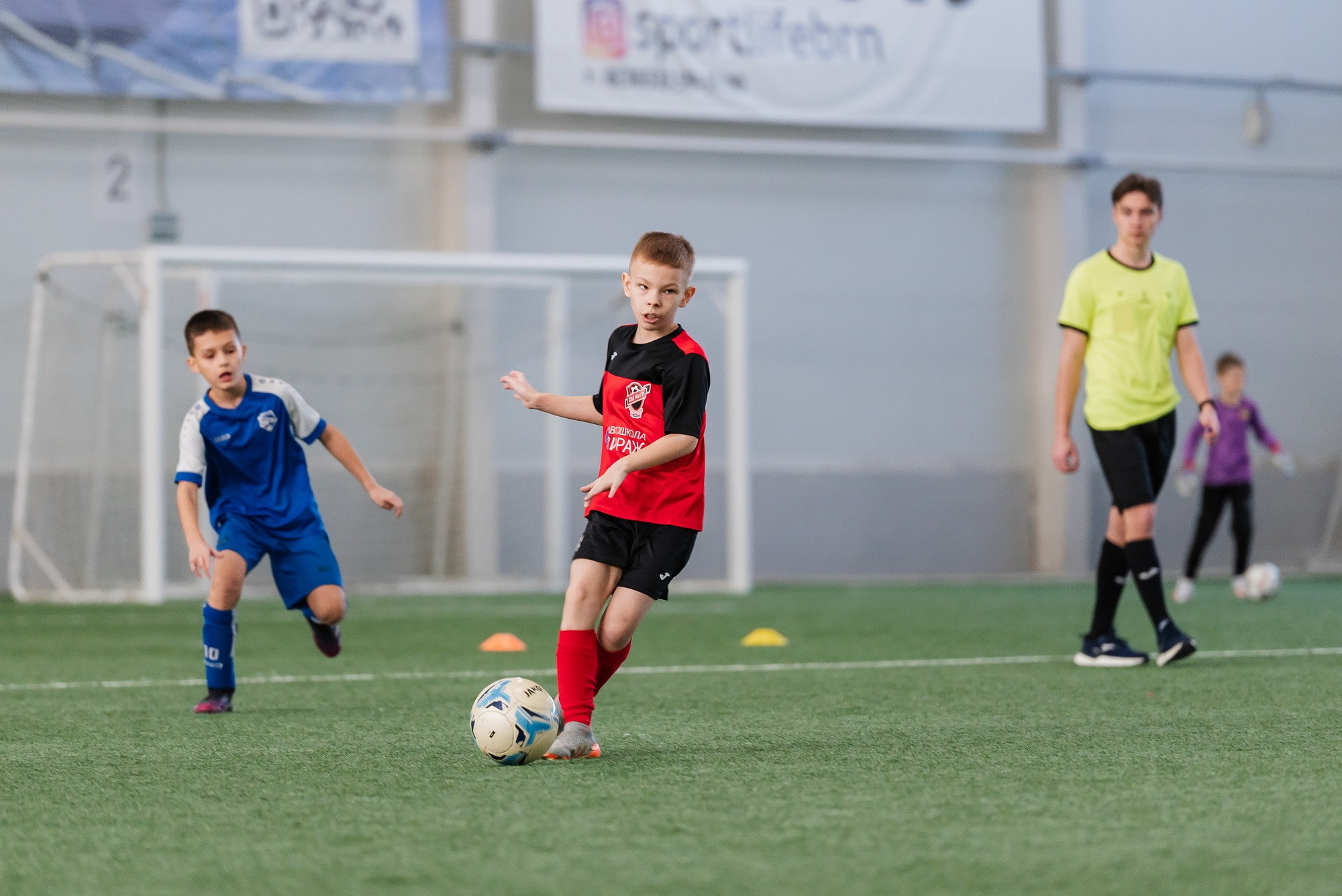 Детский турнир по футболу KAMILOV CUP-2024. Свадебный и репортажный фотограф Никита Сницарев в Барнауле