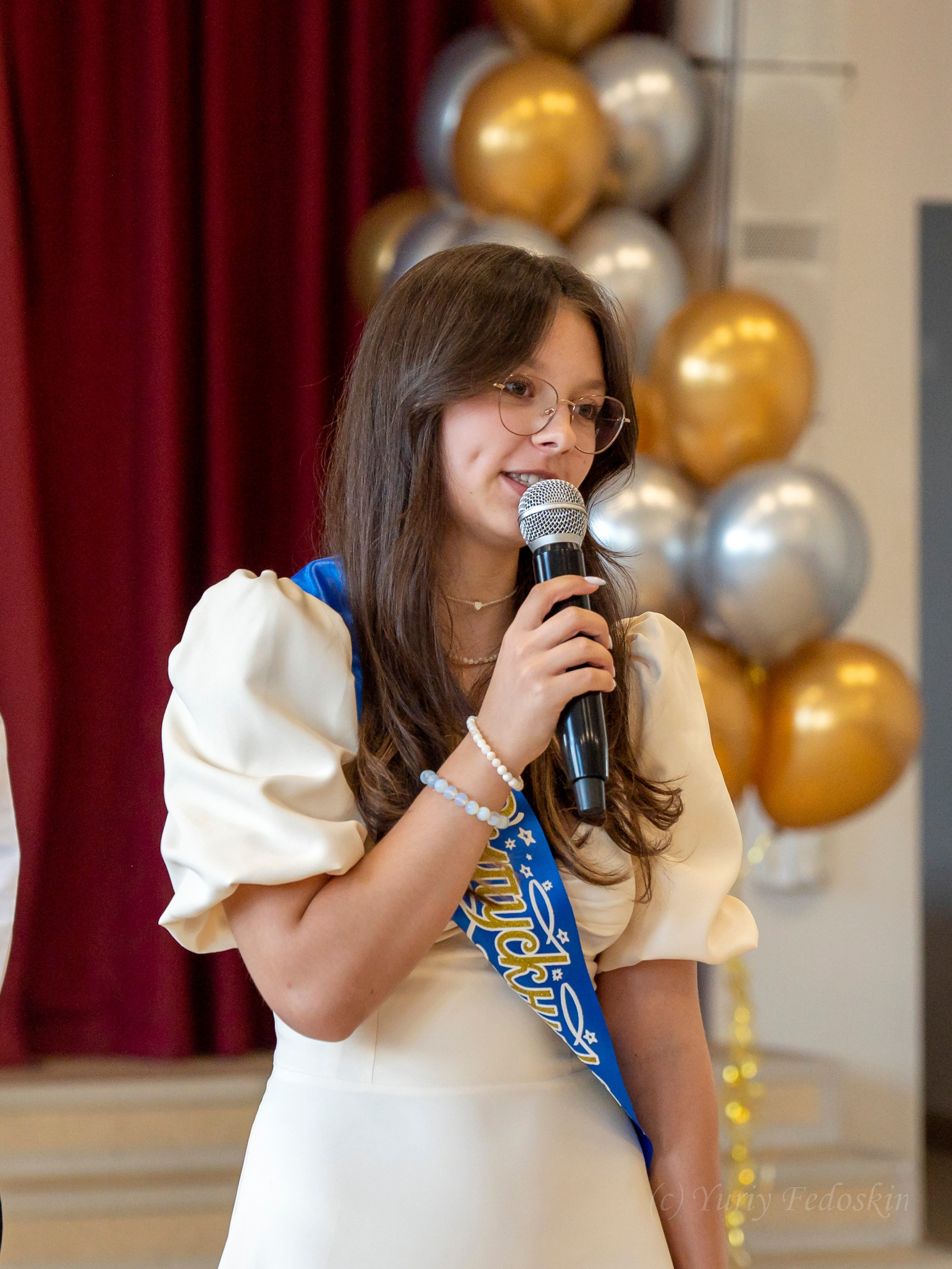 Репортаж о выпускном 9 классов в школе № 7 города Королёва, 26.06.24г. Профессиональный фотограф интерьеров в Москве Юрий Федоскин