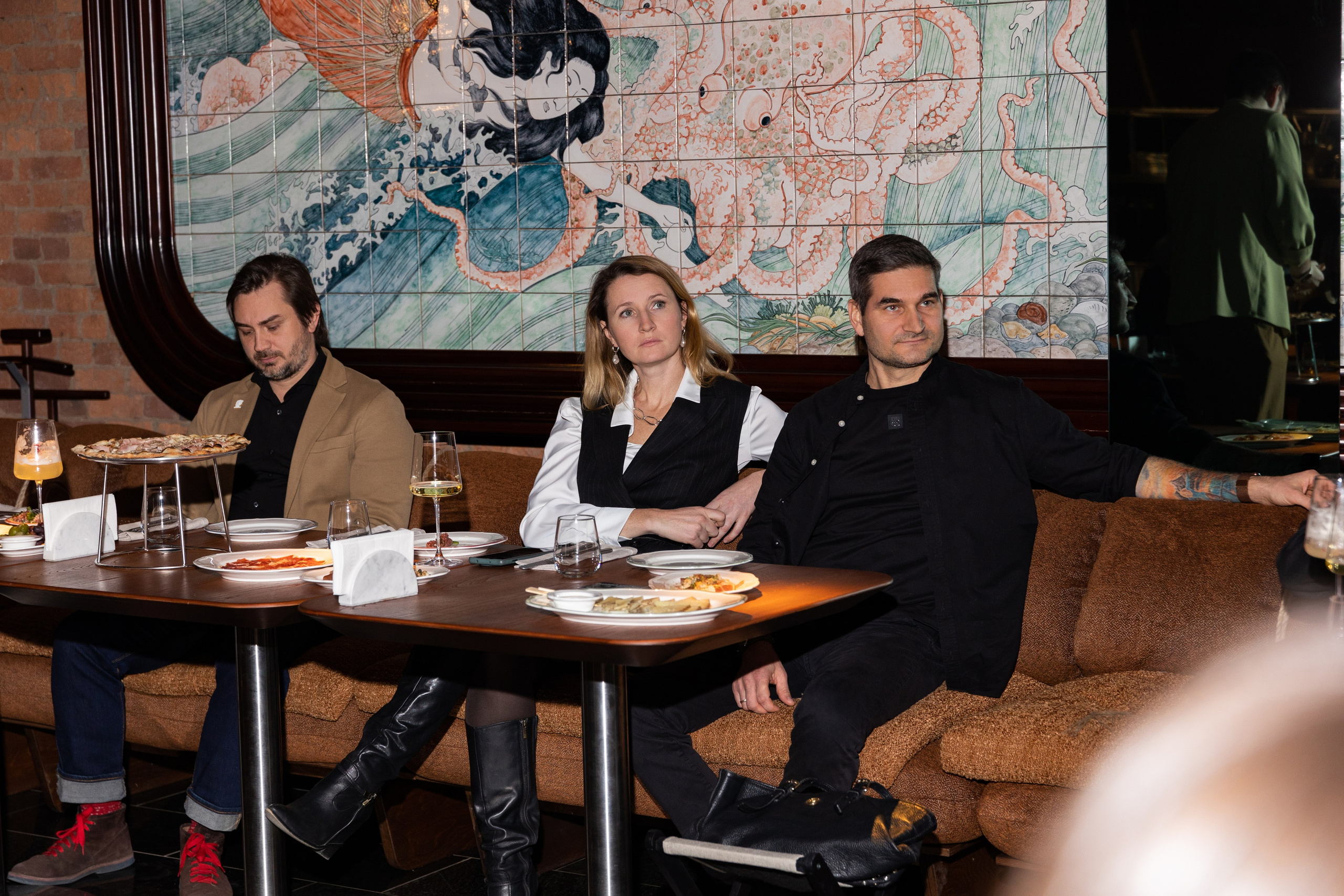 Бизнес ужин в ресторане Tbilissimo. Выпускные альбомы во Владивостоке