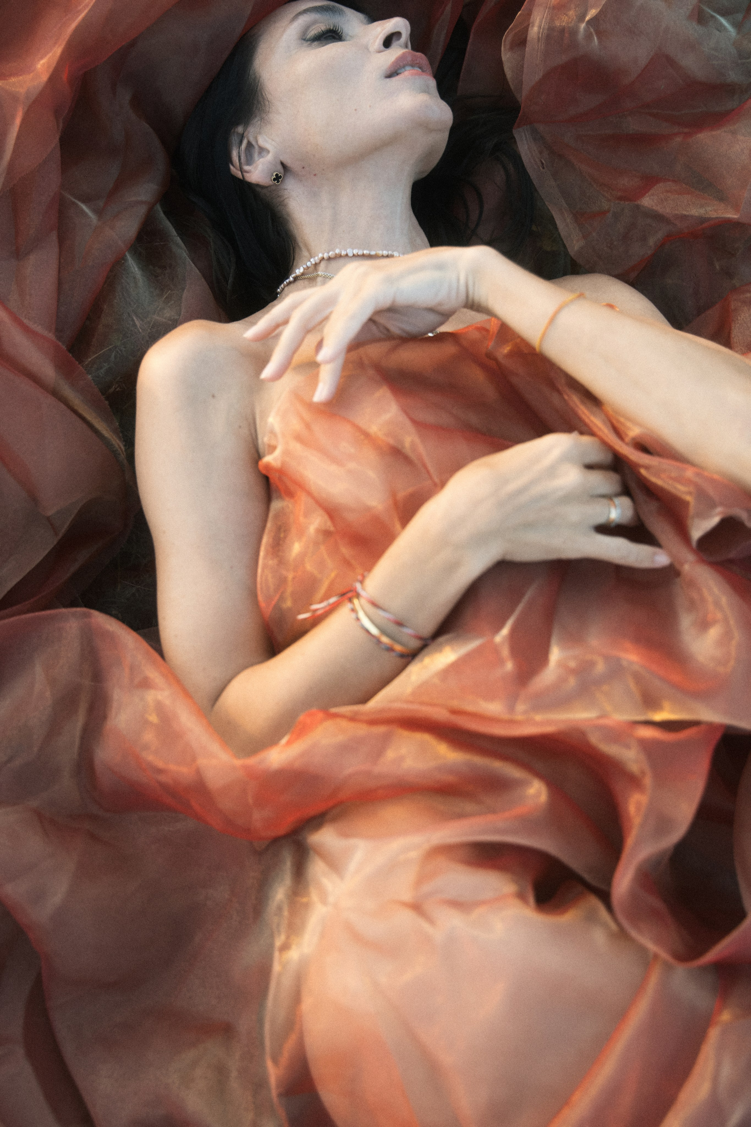 Eleonora in field. Главная