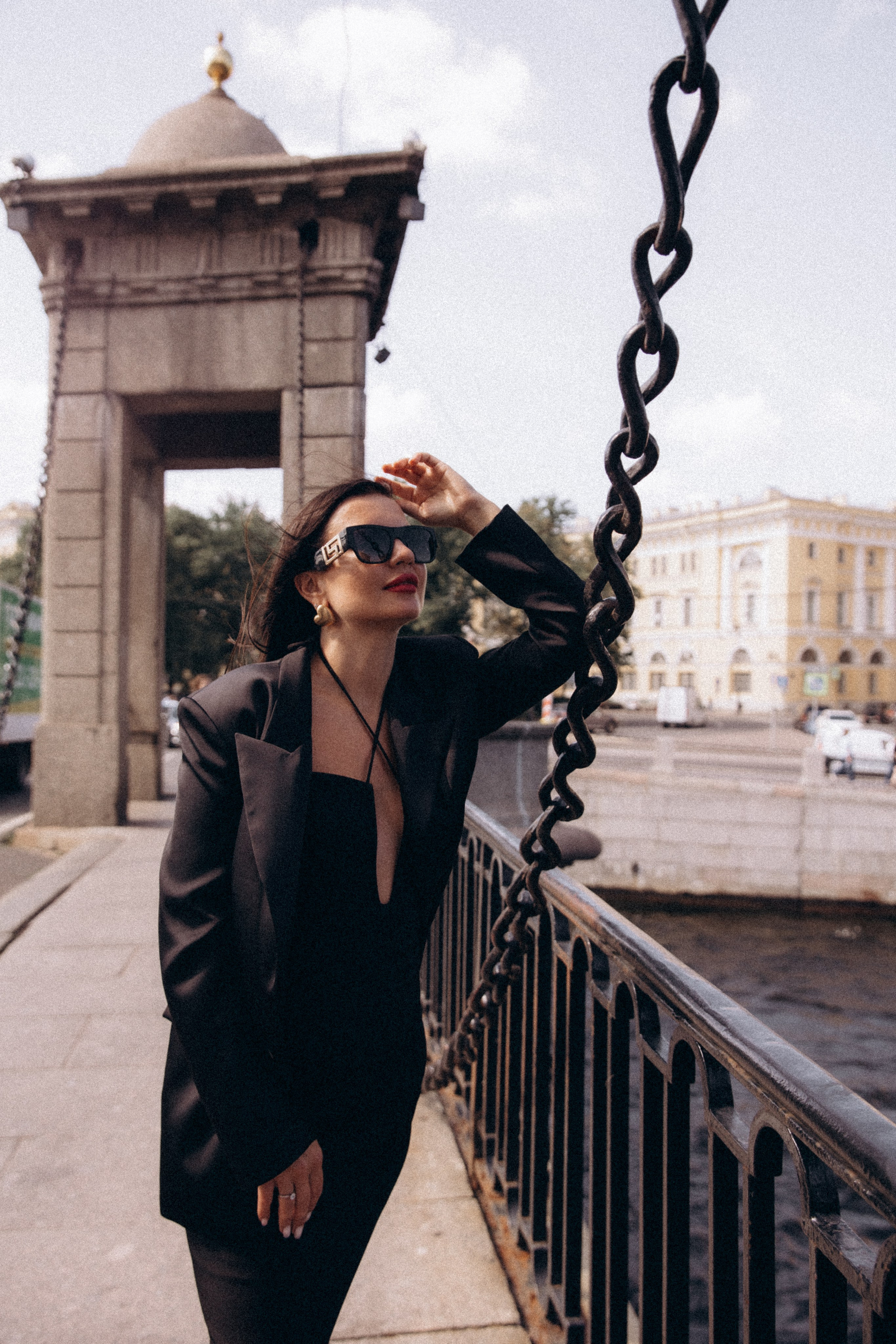 Ольга, прогулка по Фонтанке и фотосессия в парадной Ромашка. Фотограф в Санкт-Петербурге Разиля Идиятуллина