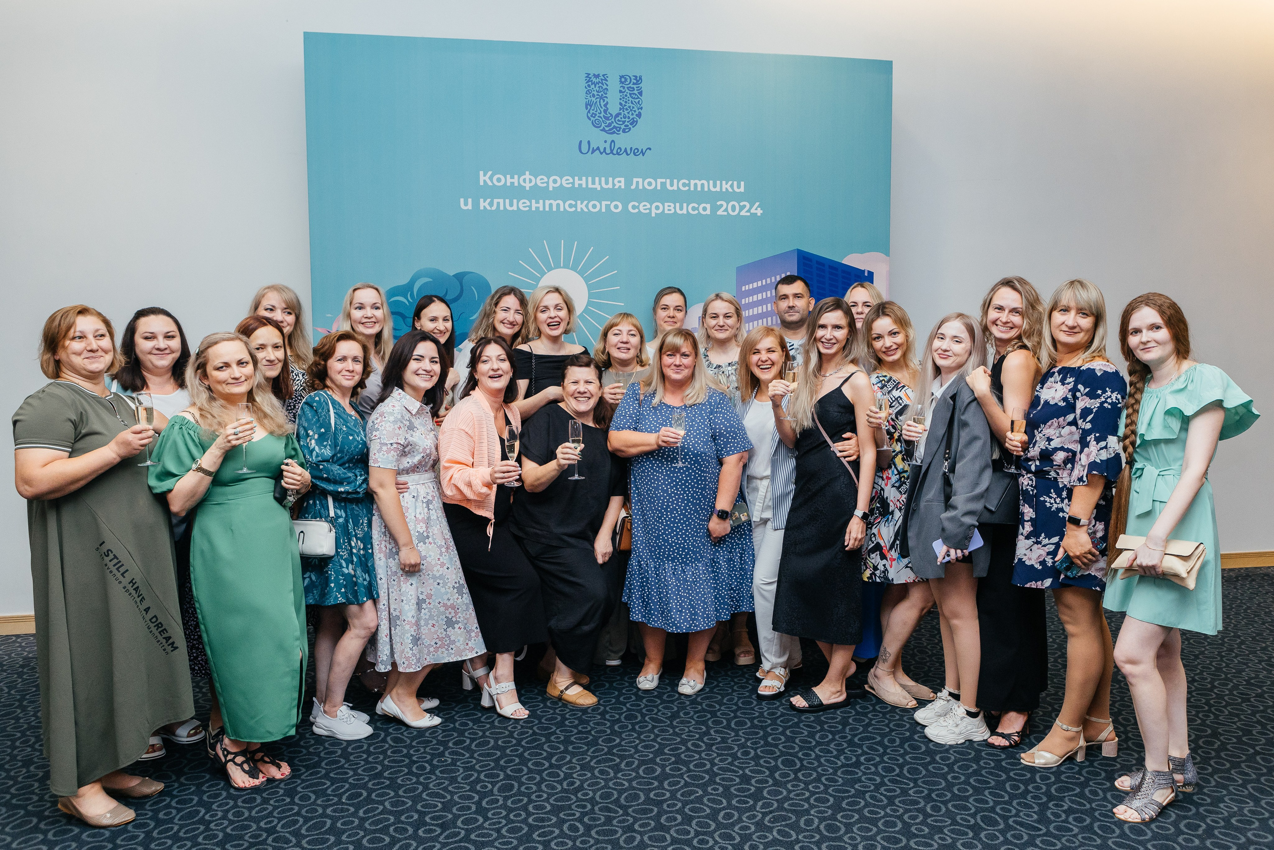 Снимал репортаж для «Газпром нефть», Газстройпром, Росатом, ОЗОН, Мегафон, ВТБ, Т-Банк, Unilever, Материа Медика Холдинг. Фотограф Serg-Epic — Сергей Клепиков