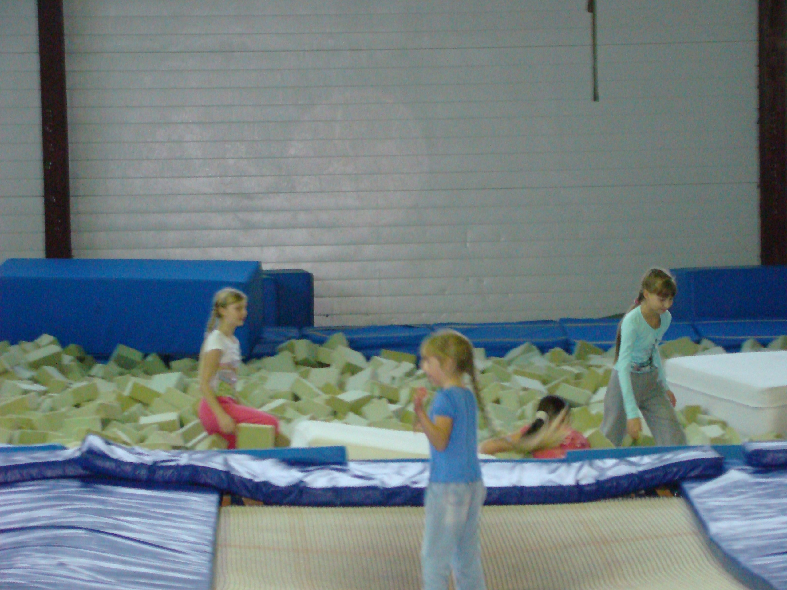 Катя ДР 12 лет Дома + Спортекс 04.12.2011. Семейный, Свадебный фотограф СПБ Питер— Романова Екатерина