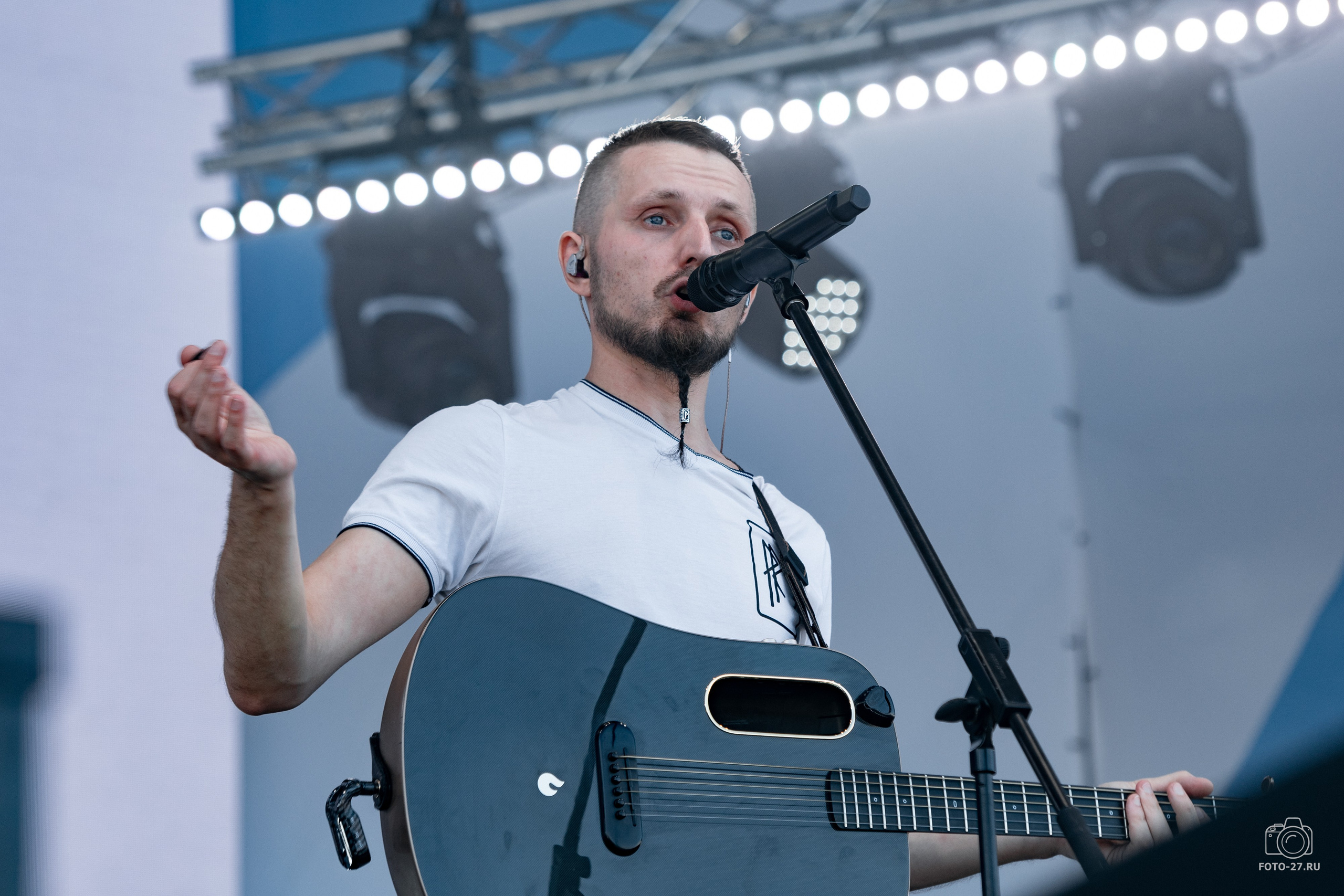 Антон Курдюмов фотограф в Хабаровске Рина Курдюмова фото27 foto27 Антон Дорофеев репортажный репортаж документалист Тони и Рина фотосоздатели ПаПаРоК Рок над Амуром 2024 фестиваль Хабаровск