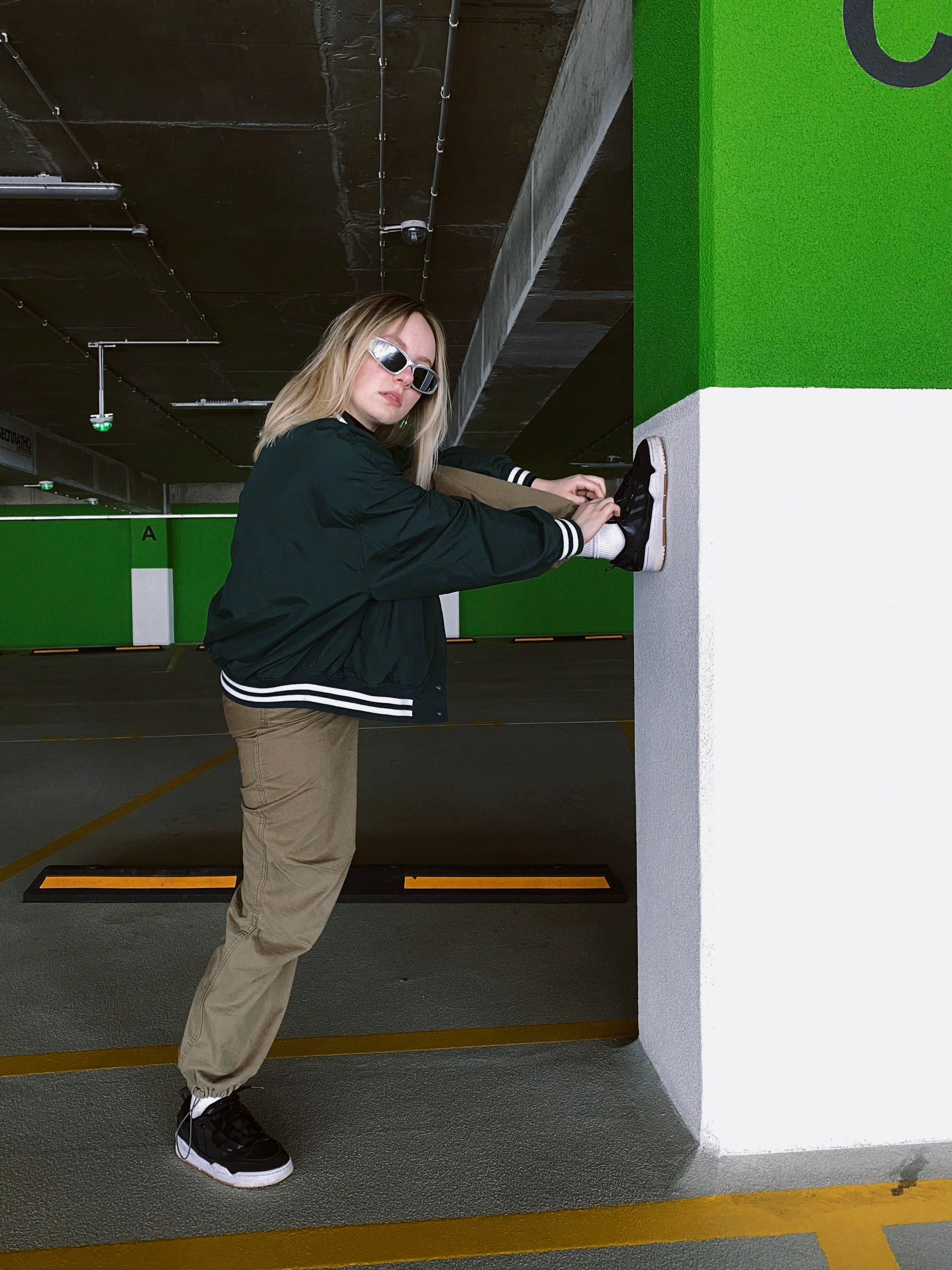 Арина, фотоесессия на парковке. Фотограф в Минске Света Григорьева