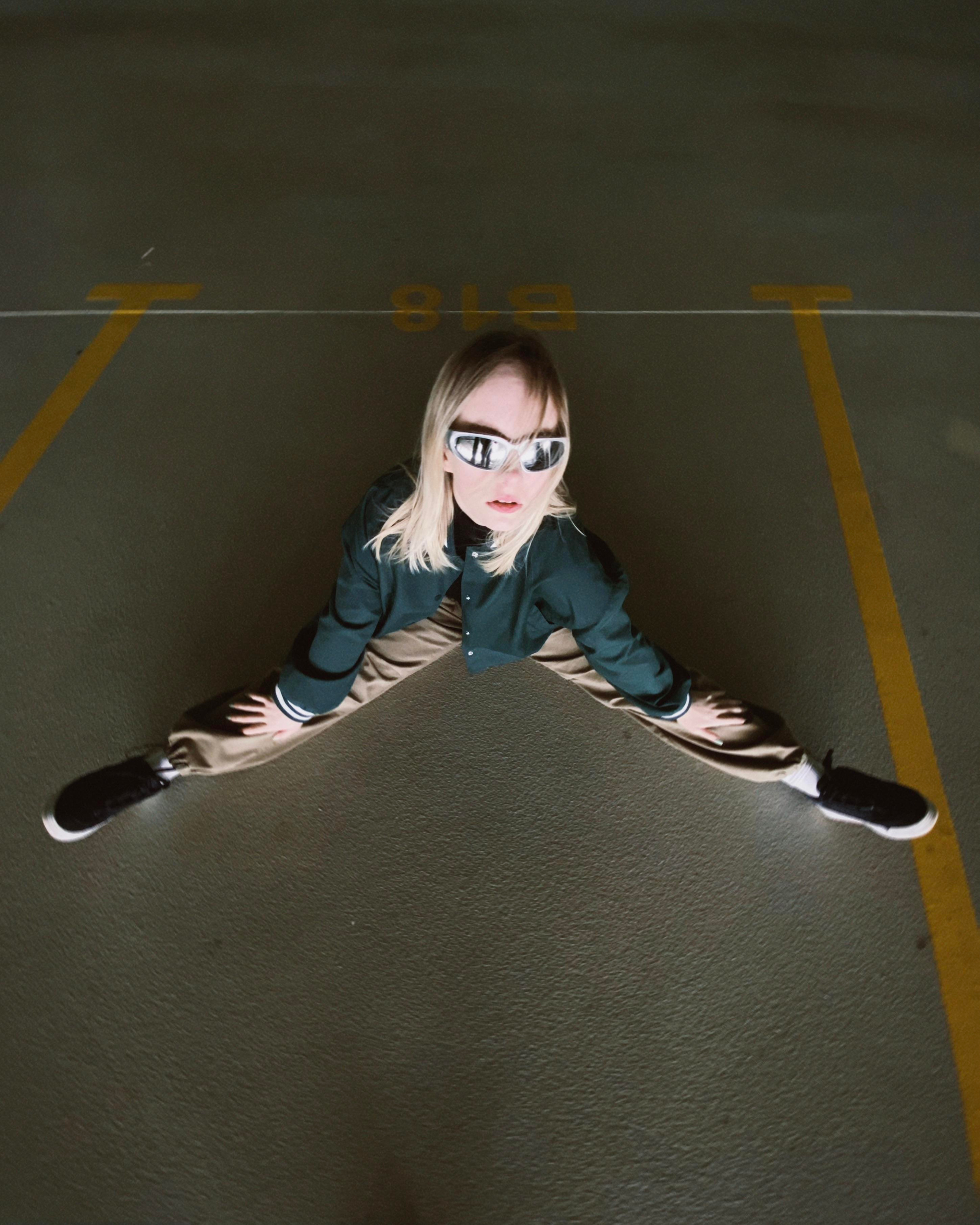 Арина, фотоесессия на парковке. Фотограф в Минске Света Григорьева