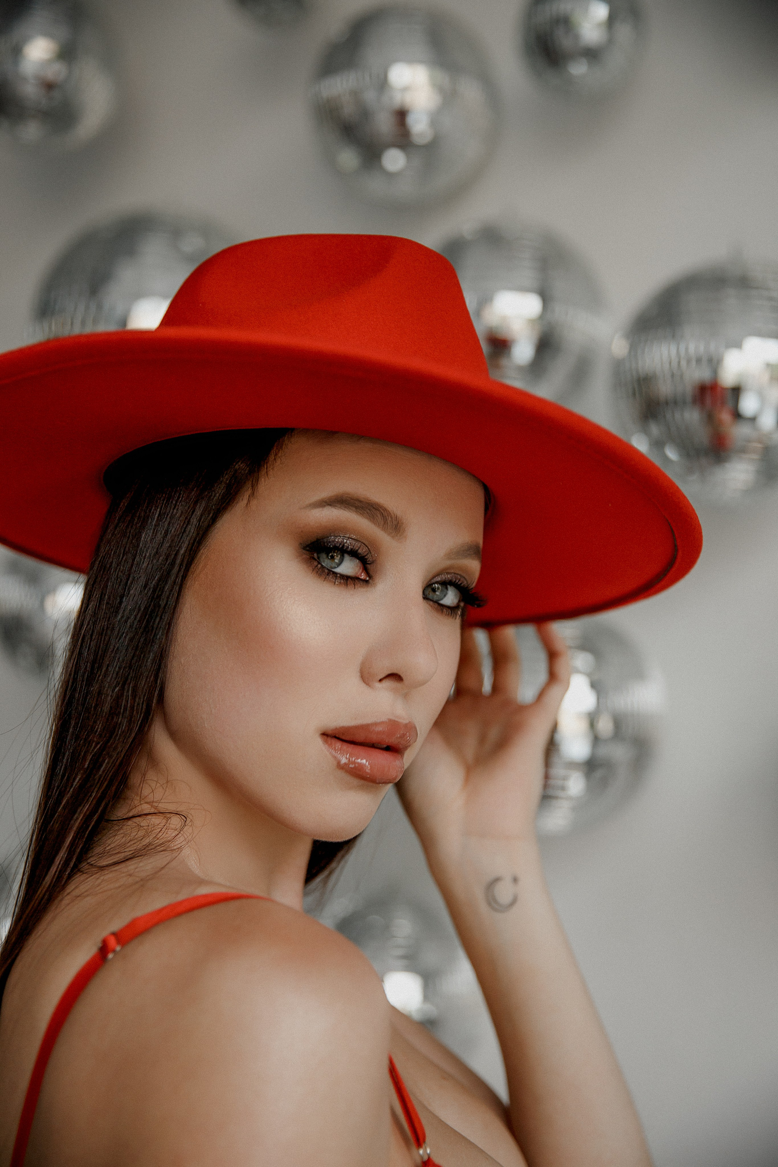 В красном . Поли. Свадебный фотограф Санкт-Петербург  Москва