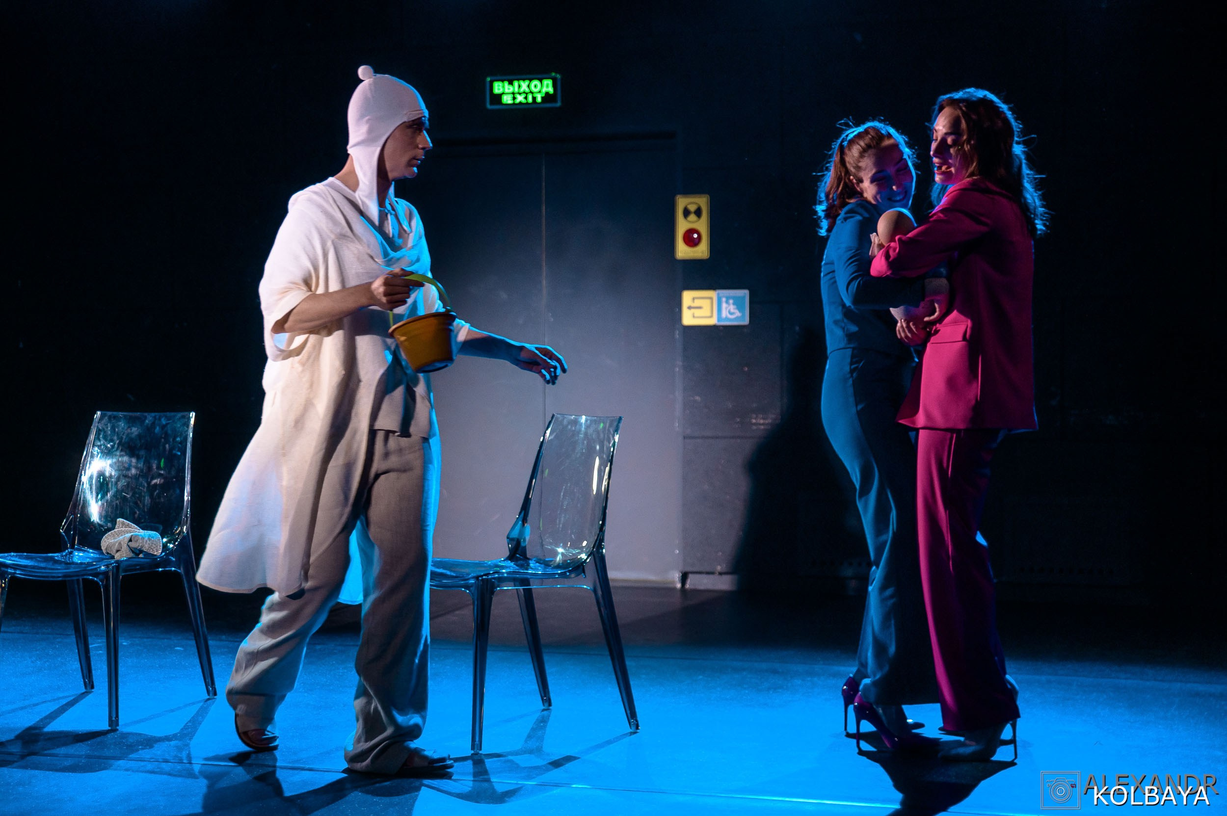 Спектакль «Мама, я блогер». Концертный и театральный репортажный фотограф в Москве Александр Колбая