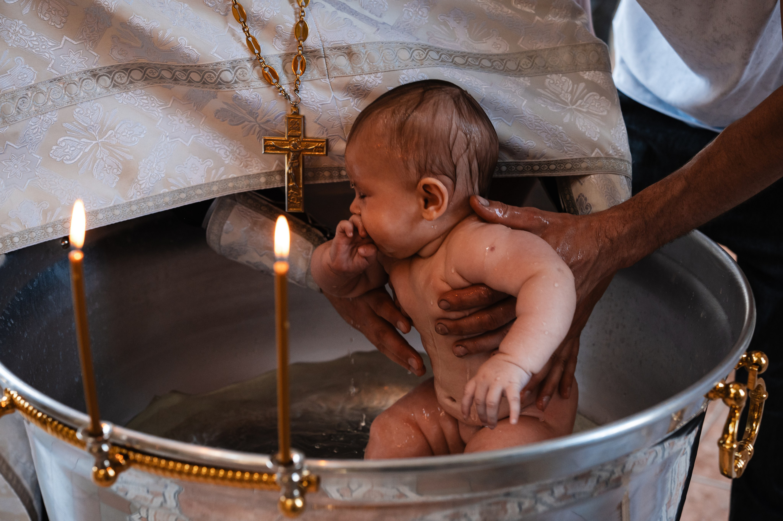 Таинство Крещения Дарьи (Храм Преполовения Пятидесятницы). Фотограф Ярута Оксана / Ростов-на-Дону