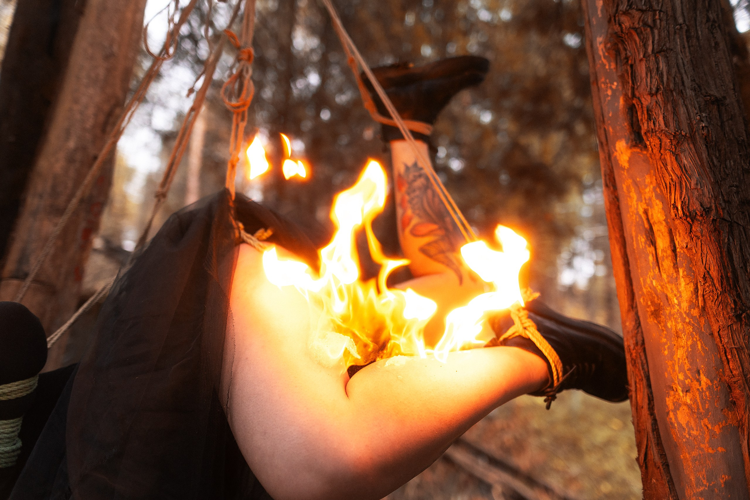 Ксюша, огонь. Фотограф Никита Локтионов Москва