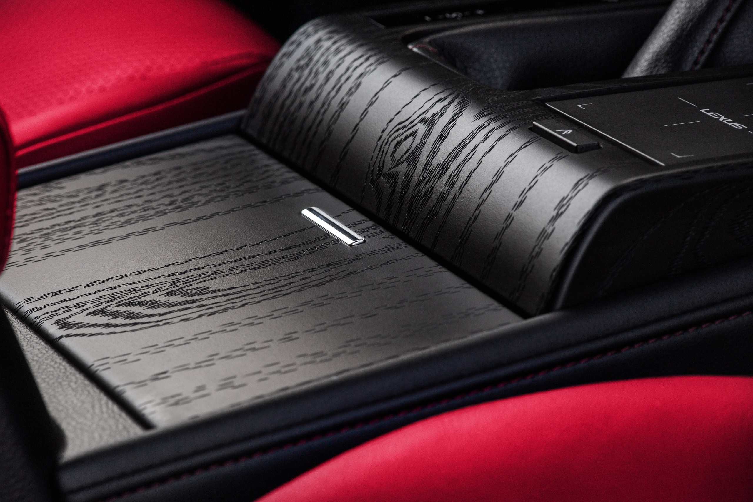 Автомобильная фотосъемка в Красноярске. Интерьерный фотограф и ретушер в Красноярске Денис Антропов