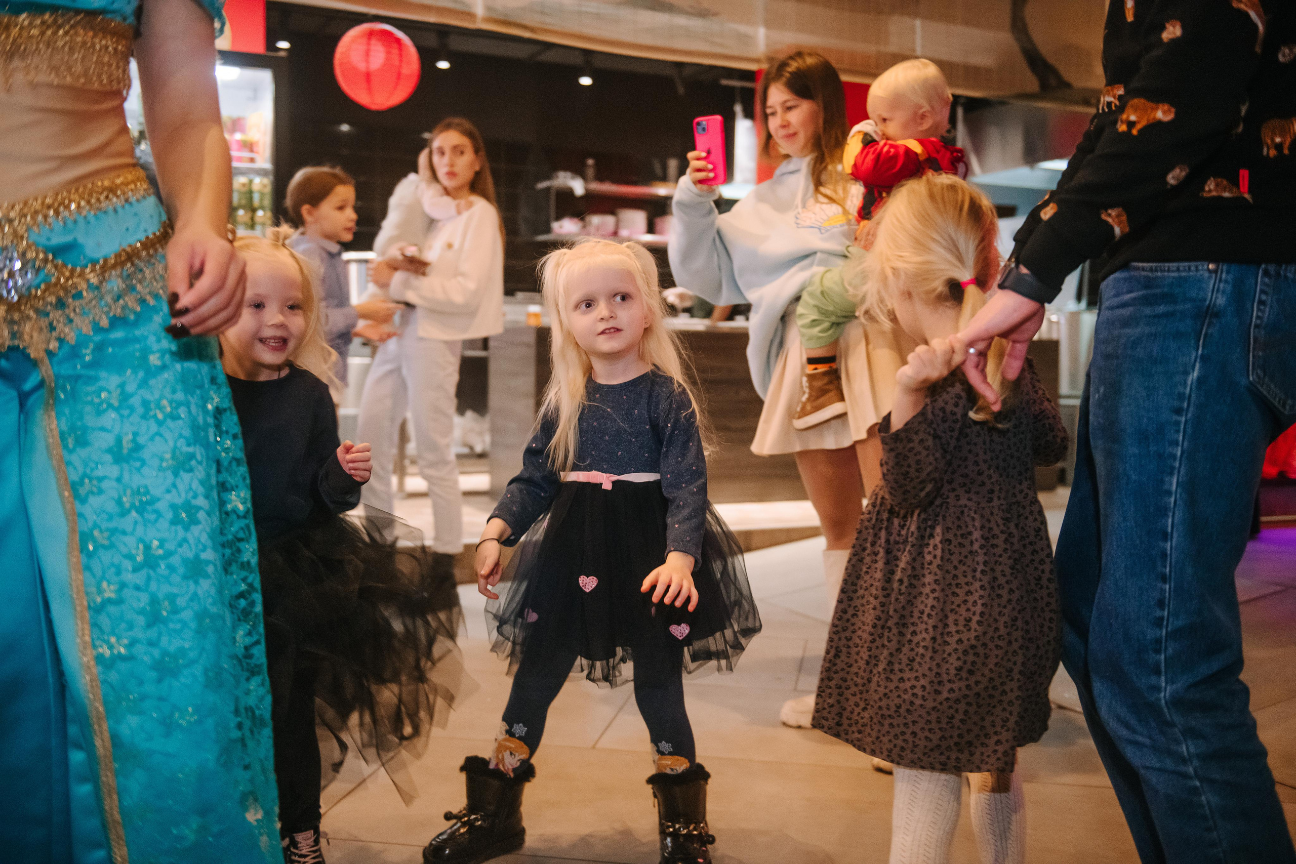 Гастродвор детский мастер-класс на Хеллоуин по приготовлению пиццы. Фотограф Валерия Голубева (Миронова)