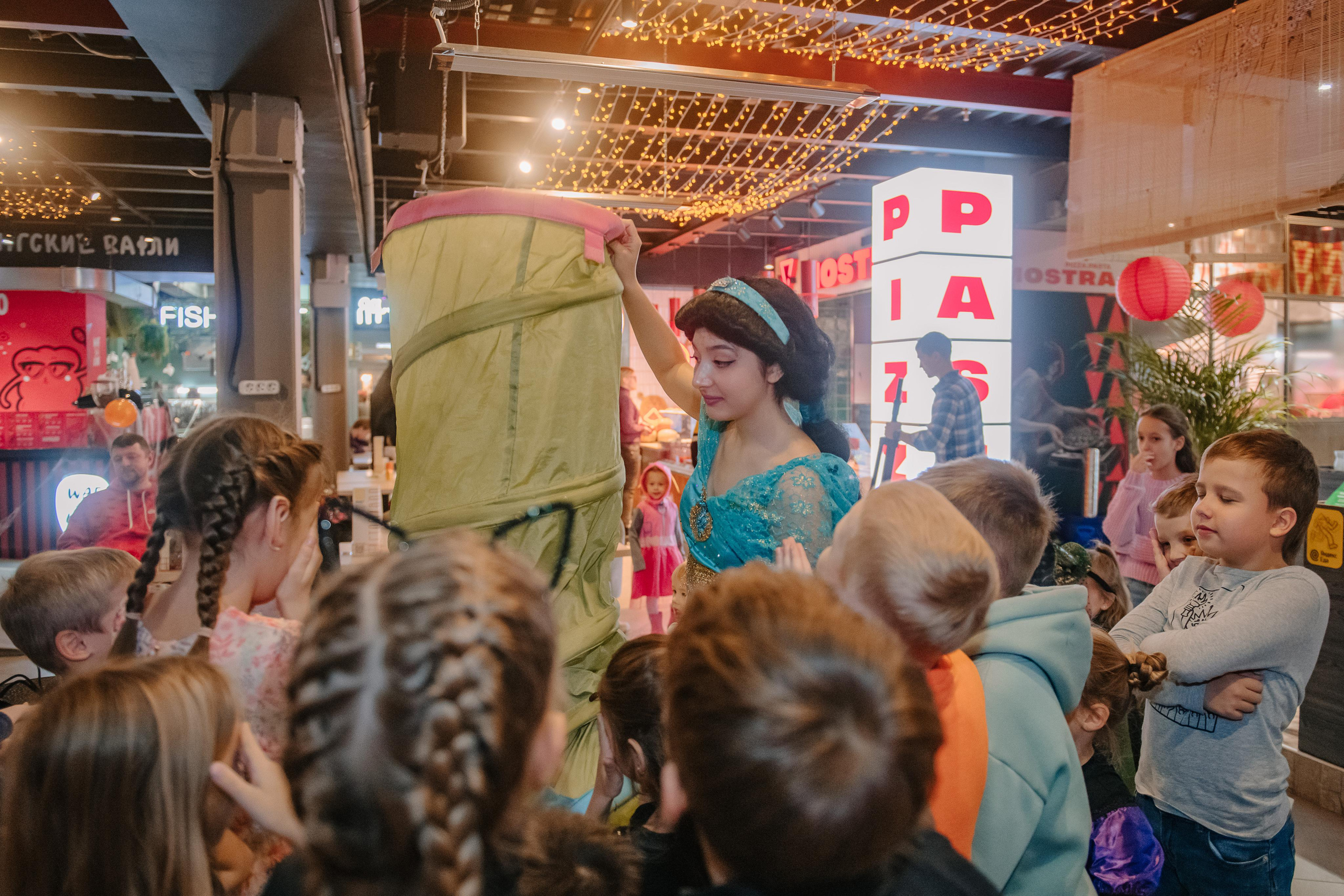 Гастродвор детский мастер-класс на Хеллоуин по приготовлению пиццы. Фотограф Валерия Голубева (Миронова)