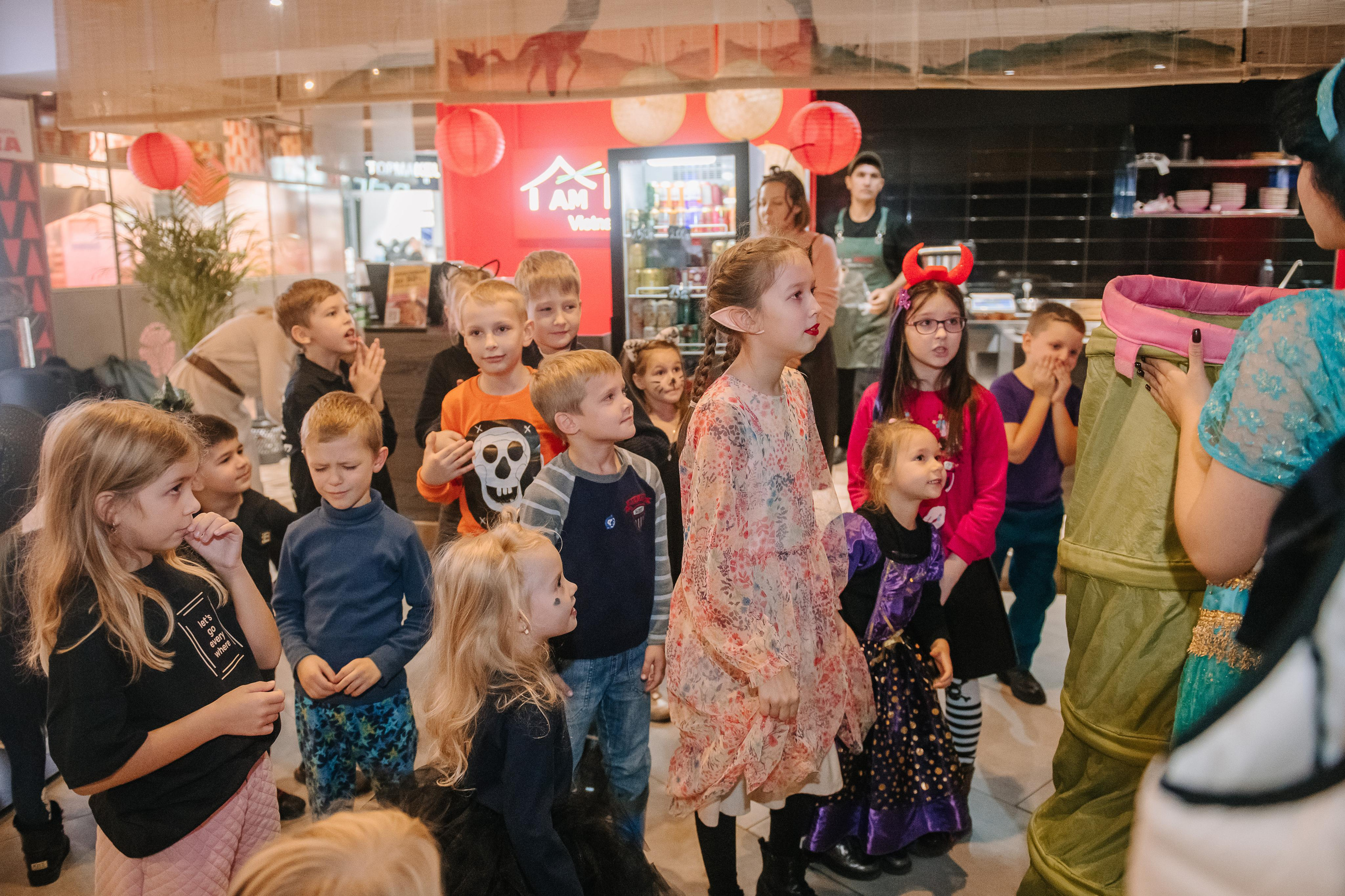 Гастродвор детский мастер-класс на Хеллоуин по приготовлению пиццы. Фотограф Валерия Голубева (Миронова)