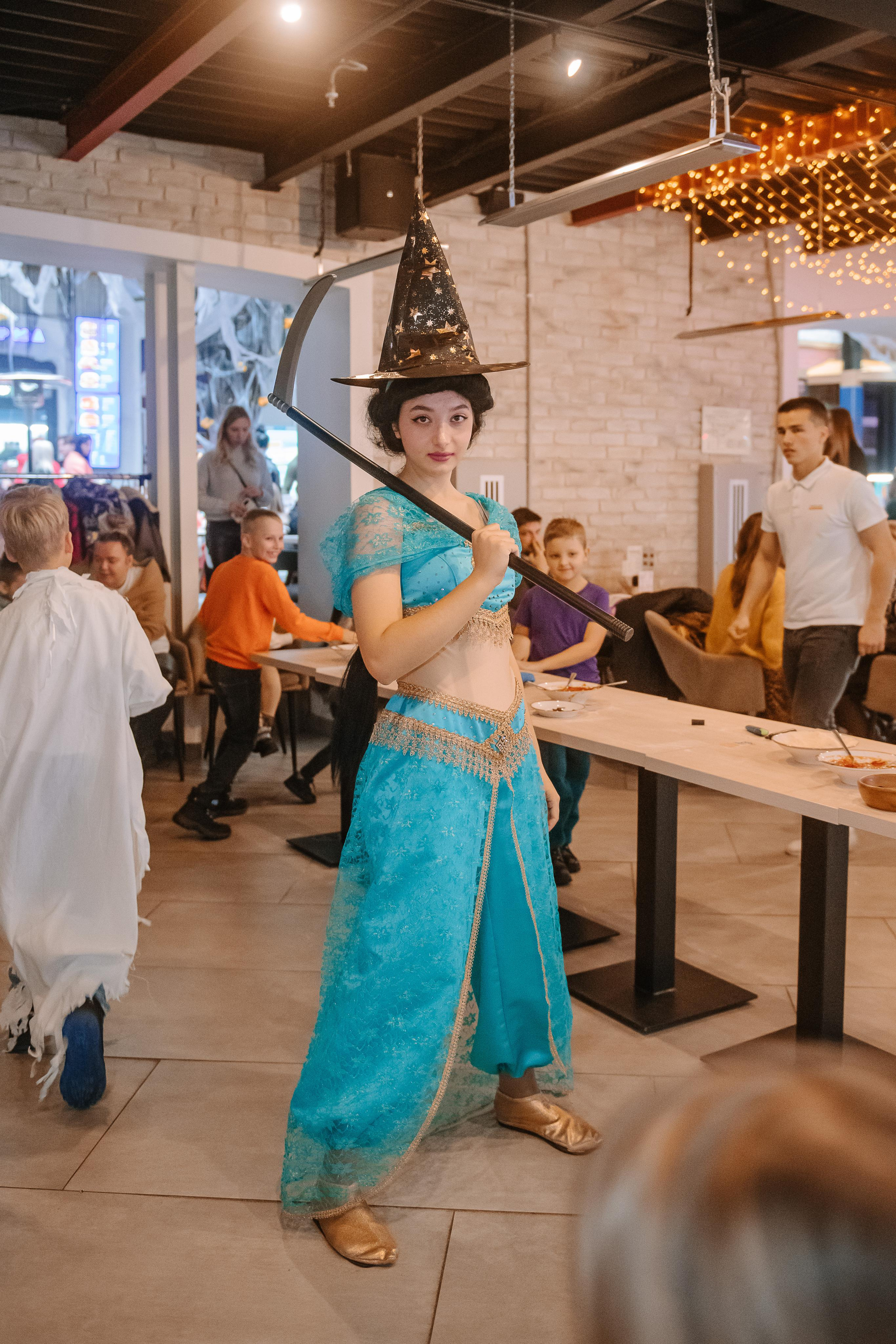 Гастродвор детский мастер-класс на Хеллоуин по приготовлению пиццы. Фотограф Валерия Голубева (Миронова)