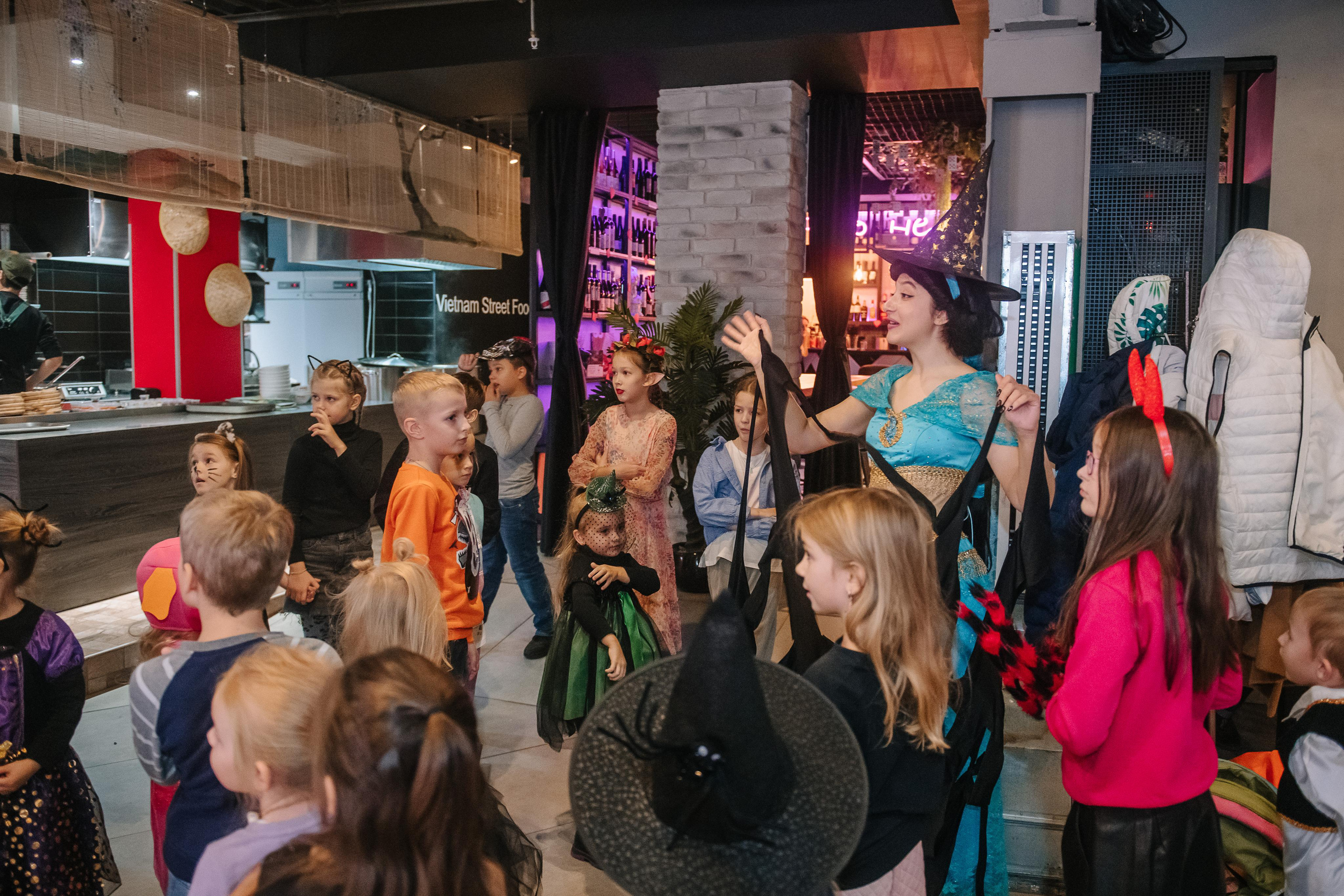 Гастродвор детский мастер-класс на Хеллоуин по приготовлению пиццы. Фотограф Валерия Голубева (Миронова)