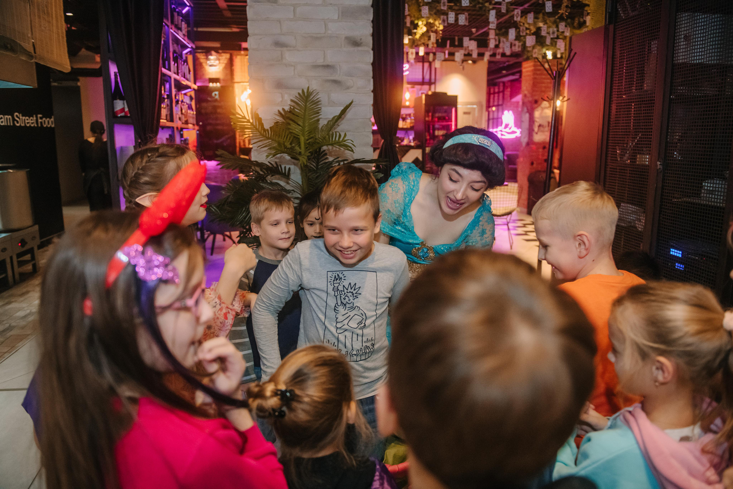 Гастродвор детский мастер-класс на Хеллоуин по приготовлению пиццы. Фотограф Валерия Голубева (Миронова)