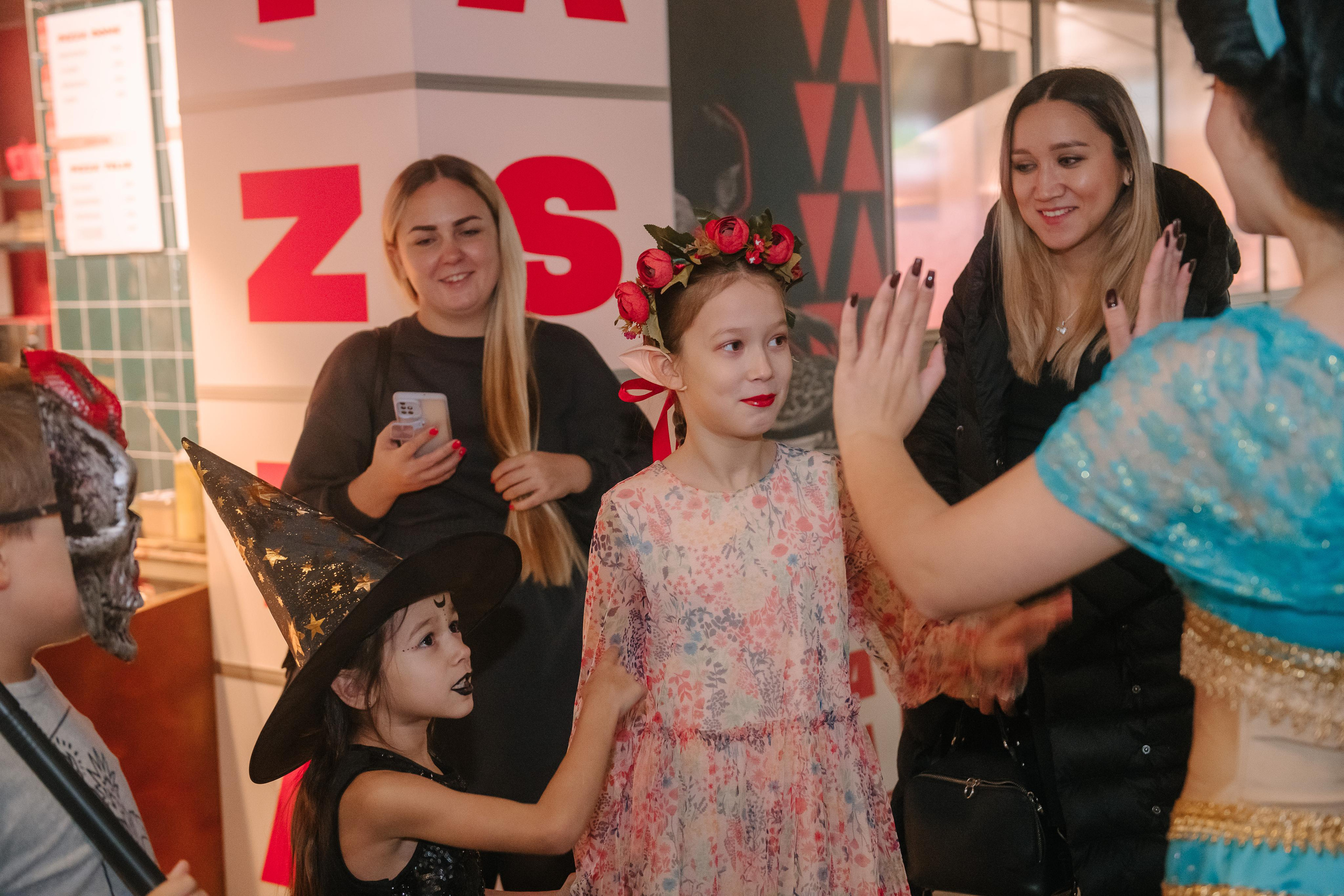 Гастродвор детский мастер-класс на Хеллоуин по приготовлению пиццы. Фотограф Валерия Голубева (Миронова)