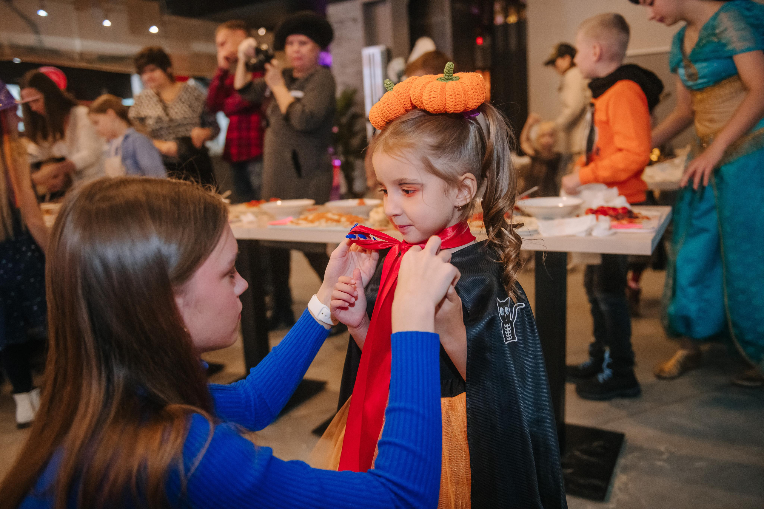 Гастродвор детский мастер-класс на Хеллоуин по приготовлению пиццы. Фотограф Валерия Голубева (Миронова)