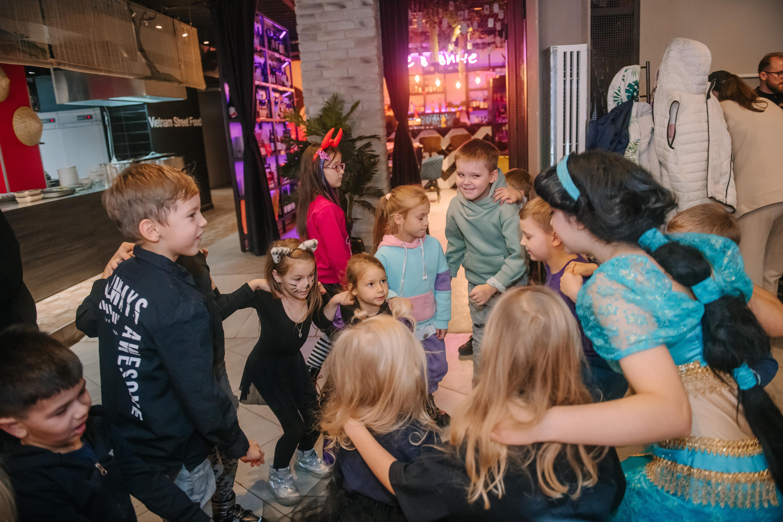 Гастродвор детский мастер-класс на Хеллоуин по приготовлению пиццы. Фотограф Валерия Голубева (Миронова)