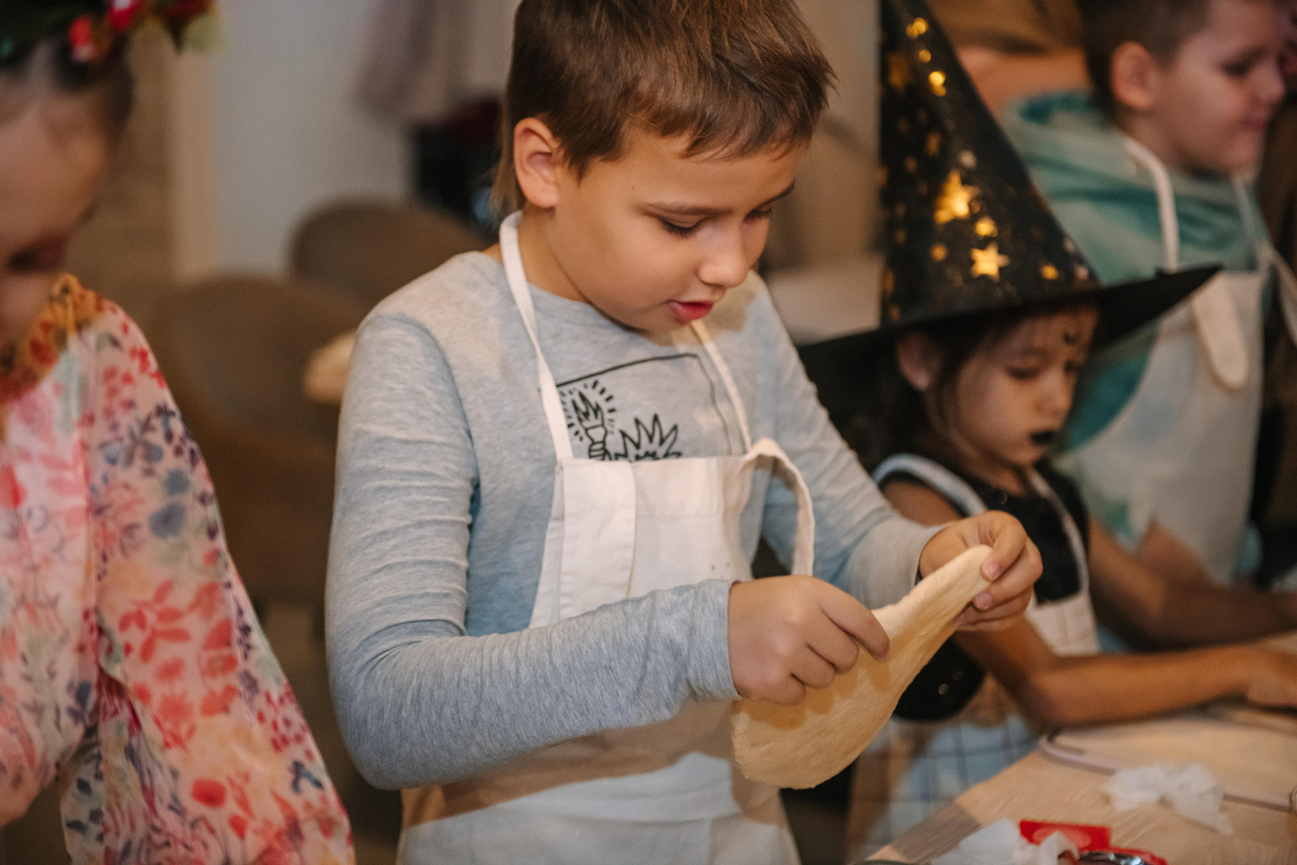 Гастродвор детский мастер-класс на Хеллоуин по приготовлению пиццы. Фотограф Валерия Голубева (Миронова)