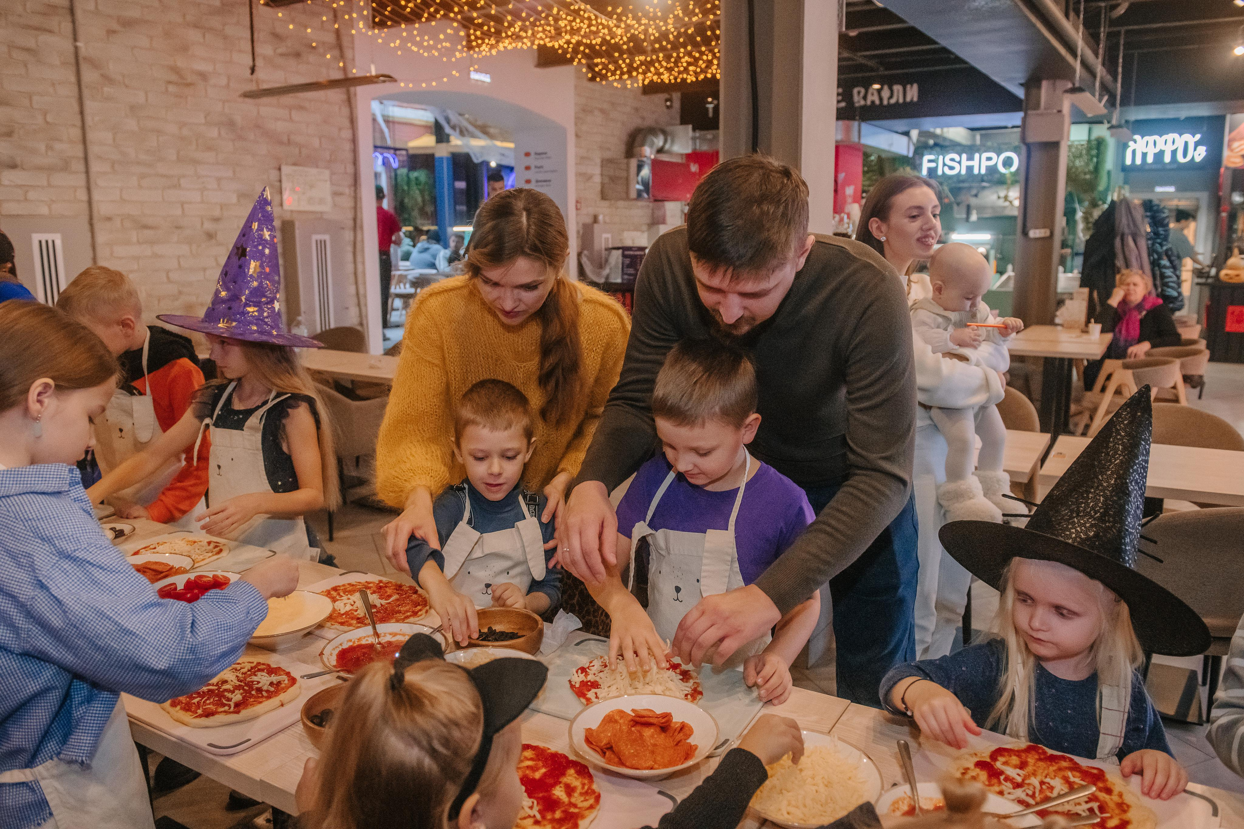 Гастродвор детский мастер-класс на Хеллоуин по приготовлению пиццы. Фотограф Валерия Голубева (Миронова)