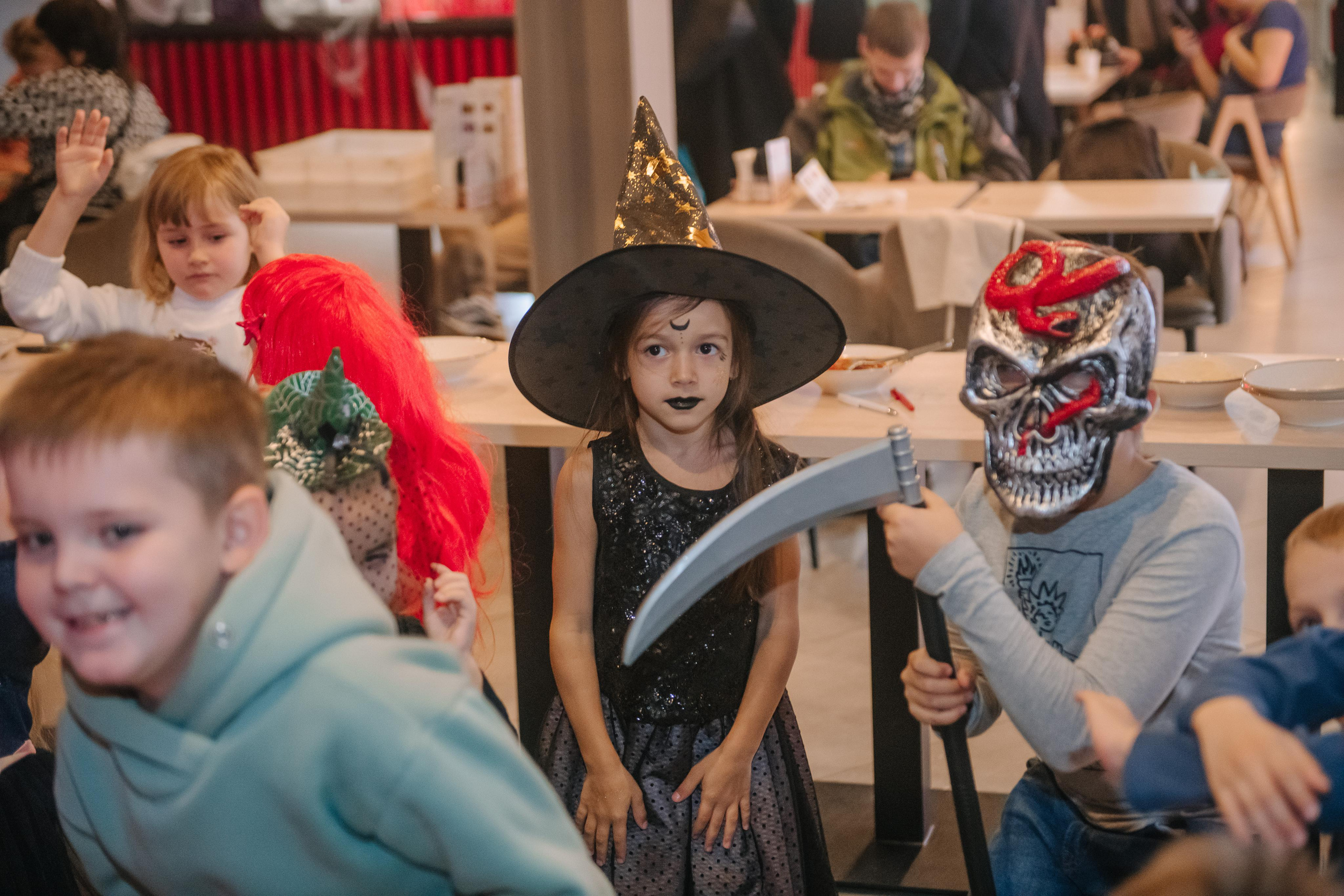 Гастродвор детский мастер-класс на Хеллоуин по приготовлению пиццы. Фотограф Валерия Голубева (Миронова)