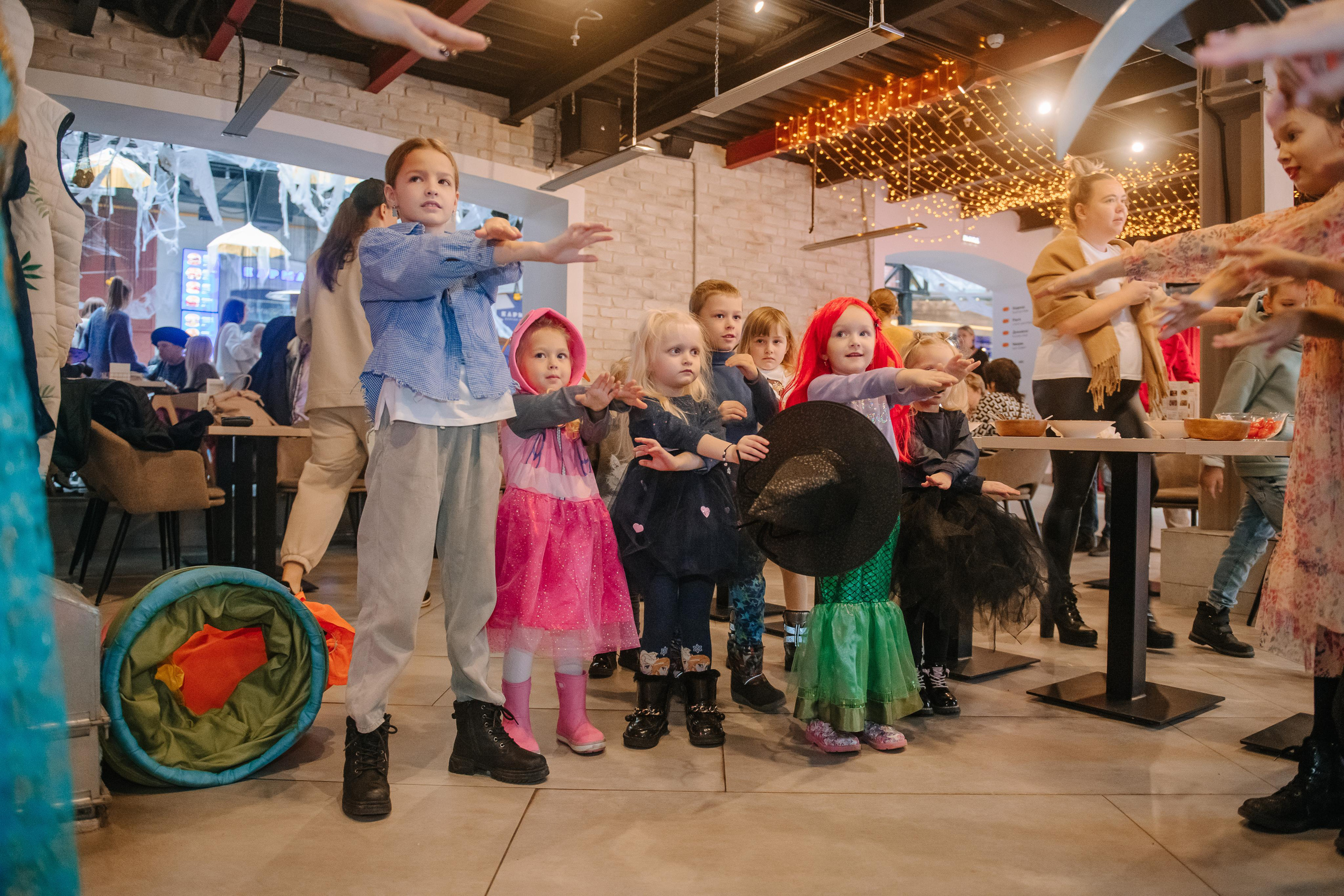 Гастродвор детский мастер-класс на Хеллоуин по приготовлению пиццы. Фотограф Валерия Голубева (Миронова)