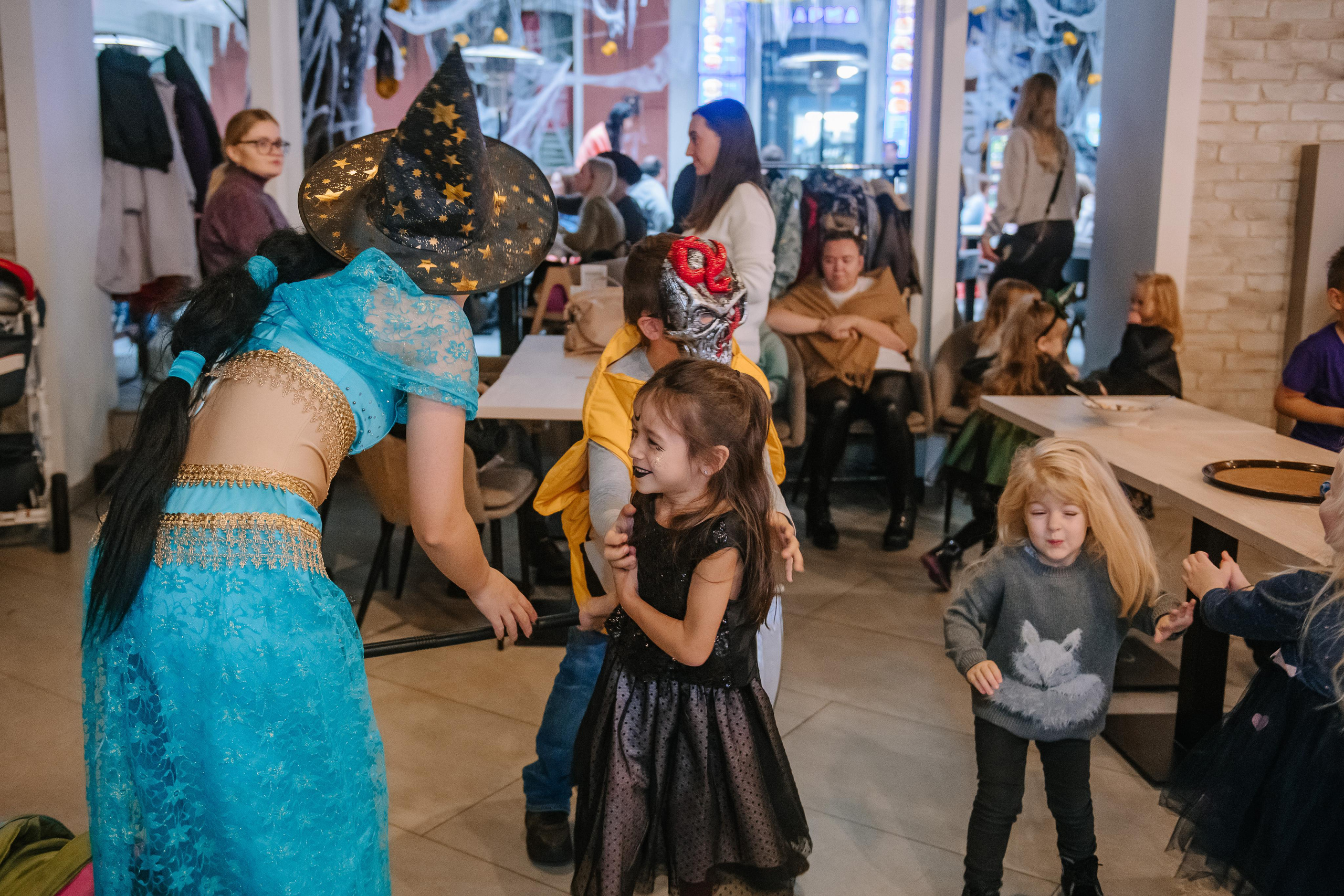 Гастродвор детский мастер-класс на Хеллоуин по приготовлению пиццы. Фотограф Валерия Голубева (Миронова)
